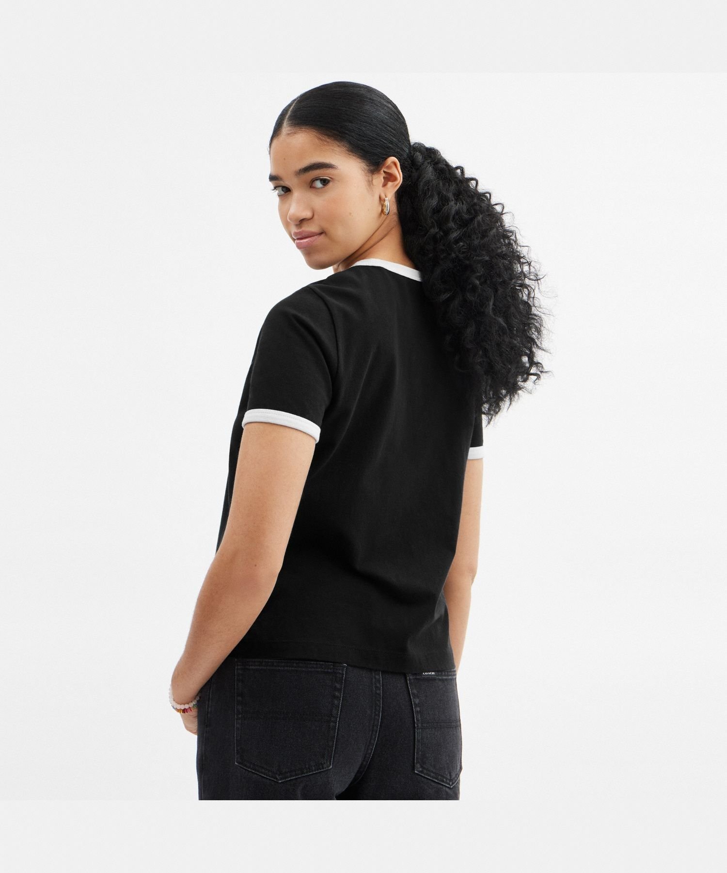 COACH OUTLET 【公式】スポーティ シグネチャー クラシック 70'S Tシャツ コーチ アウトレット トップス カットソー・Tシャツ ブラック