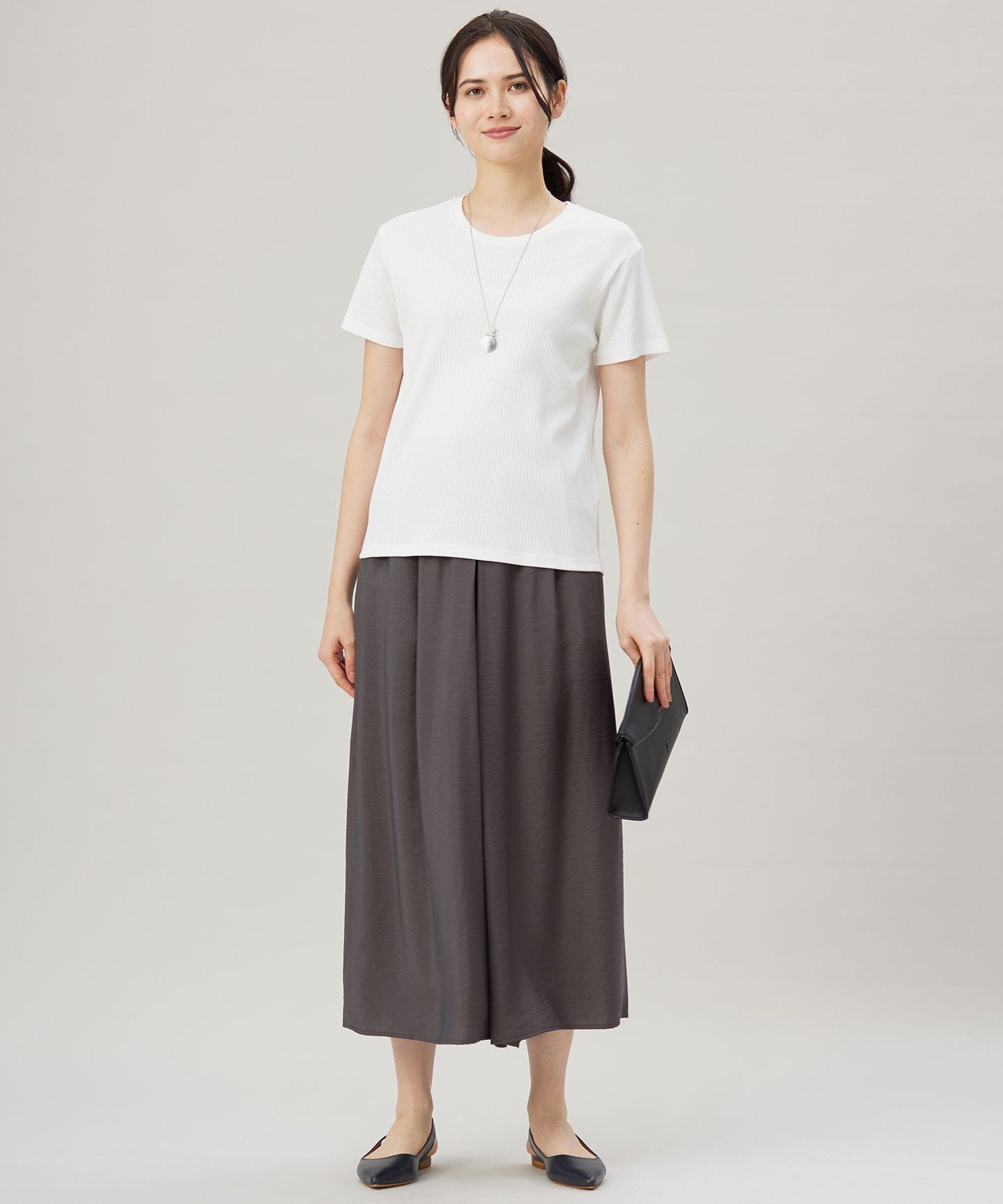 自由区 【ドラマ「明日はもっと いい日になる」着用】ソフトリブ Tシャツ ジユウク トップス カットソー・Tシャツ ホワイト ネイビー