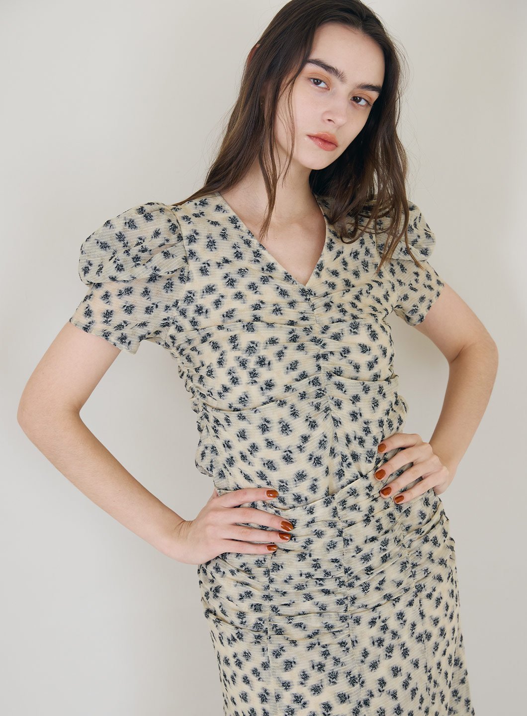 COEL 小花柄ジャガードブラウス コエル トップス シャツ・ブラウス ブラック ベージュ【送料無料】のサムネイル