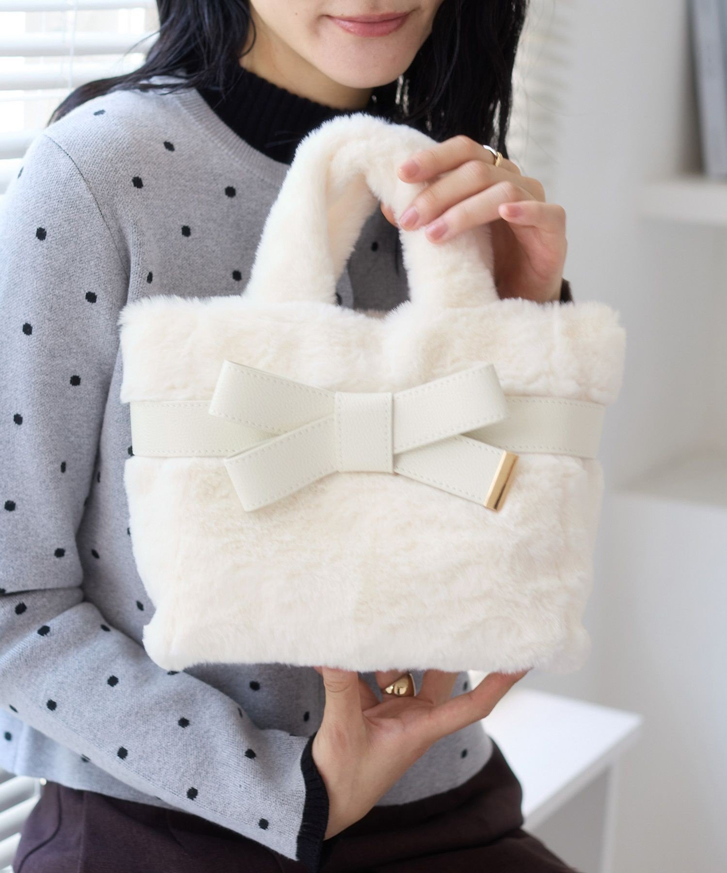 VIS 【2WAY】ファーリボントートバッグ ビス バッグ トートバッグ グレー ピンク ベージュ【送料無料】のサムネイル