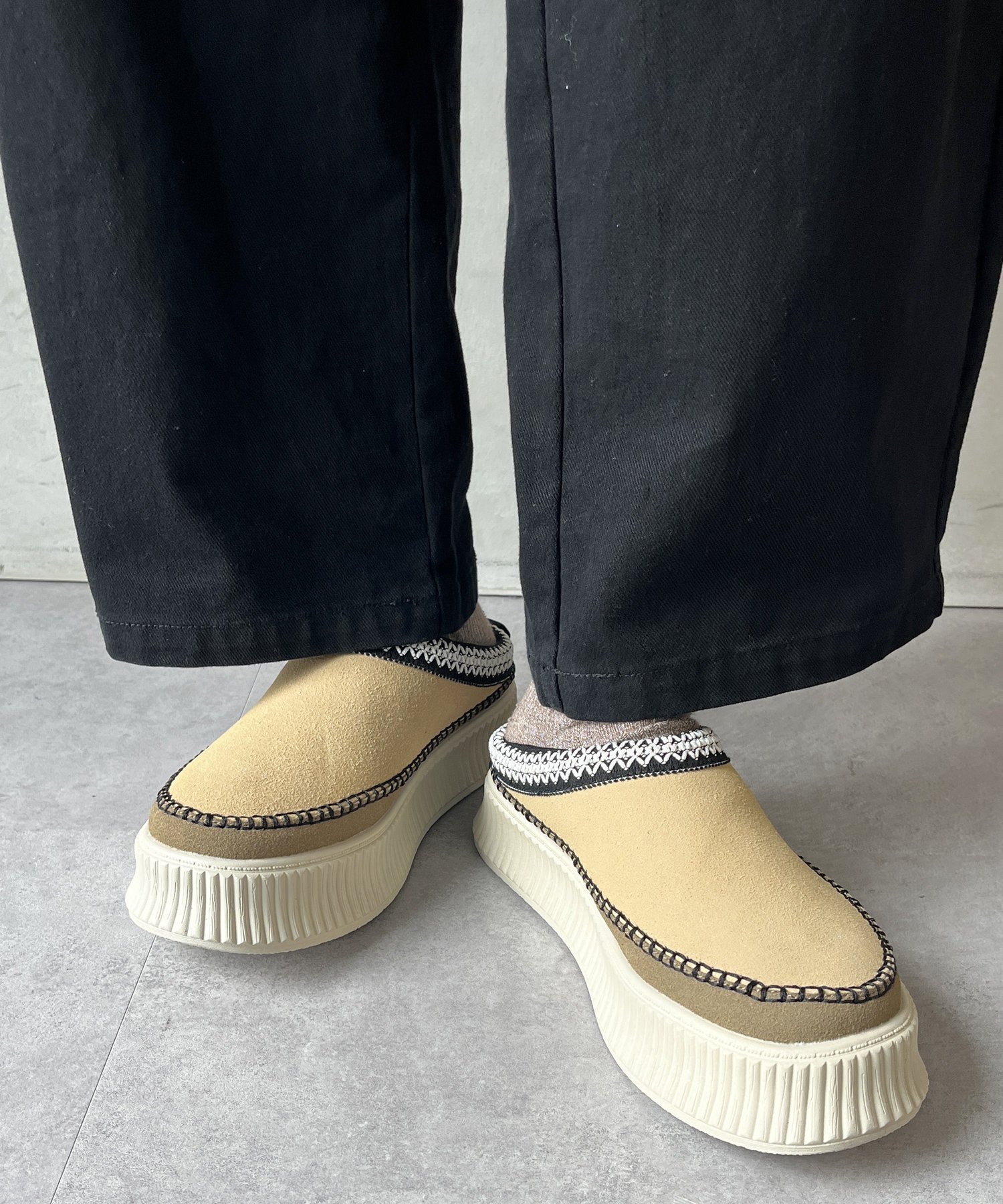 【SALE／55%OFF】CPCM ボリューソールステッチムートン シーピーシーエム シューズ・靴 サンダル ベージュ ブラック