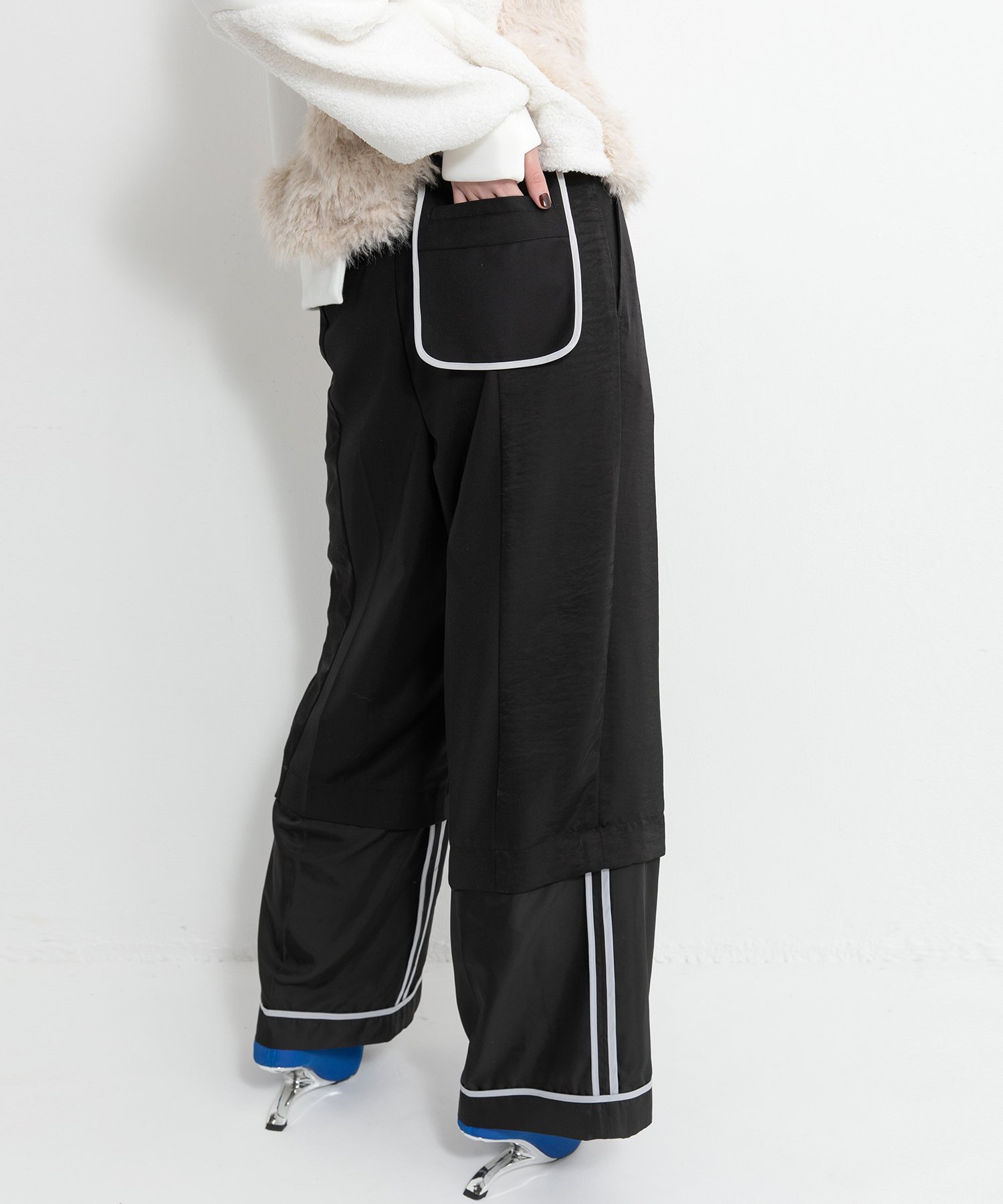 LAYERED LIKE TROUSERS アウラアイラ パンツ スラックス・ドレスパンツ ブラック