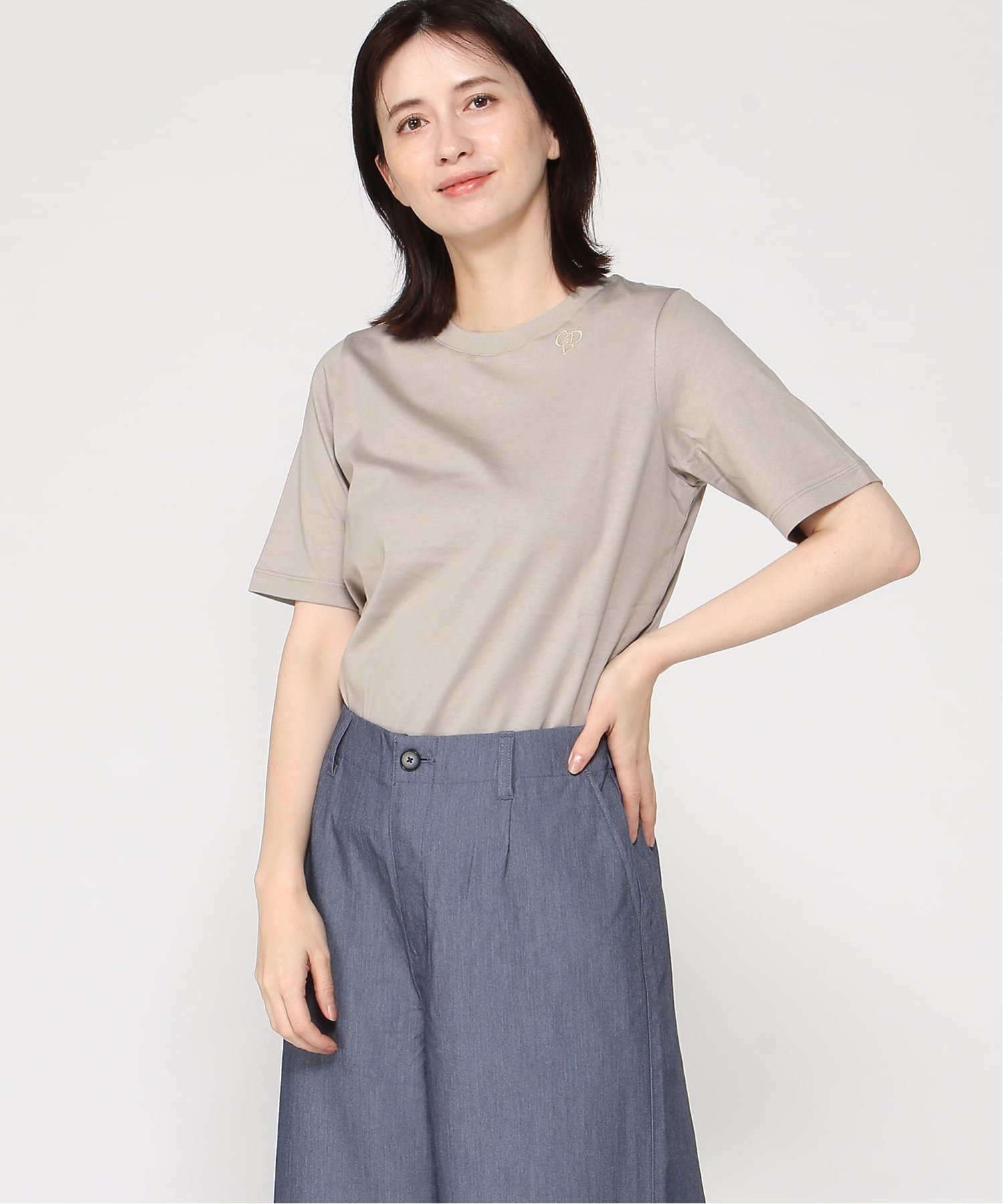(W)ロゴ刺繍 半袖Tシャツ クロコダイル トップス カットソー・Tシャツ ブラウン ブラック