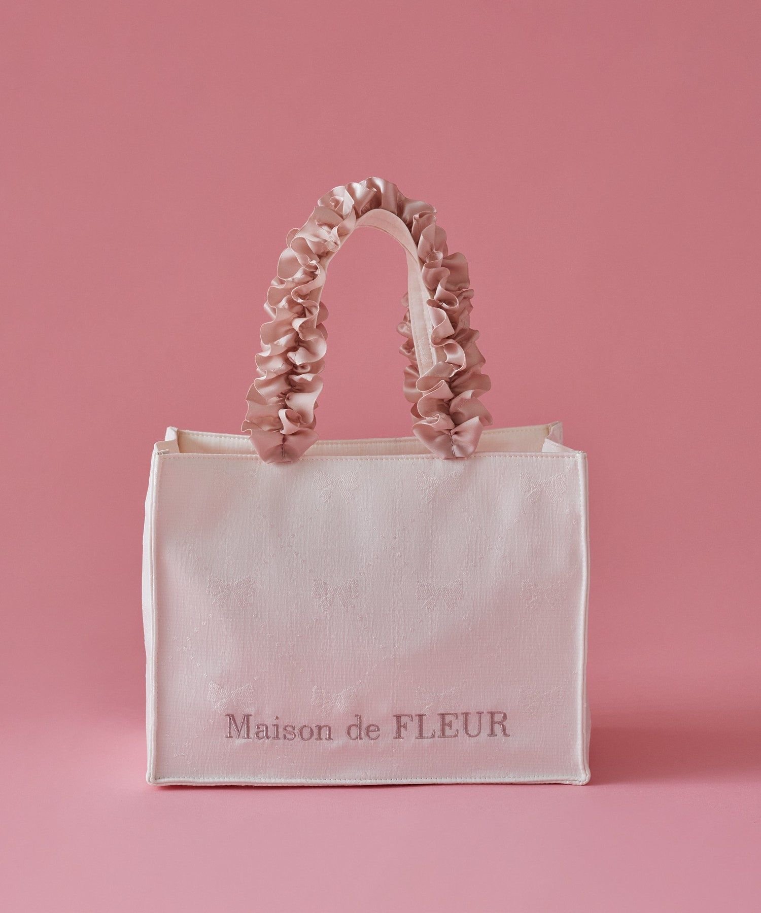 Maison de FLEUR リボン柄ジャカードスクエアトートSバッグ メゾン ド フルール バッグ トートバッグ ブラック ホワイト【送料無料】のサムネイル