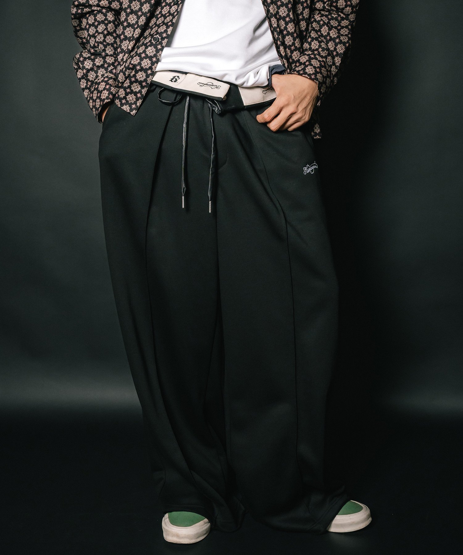 NineMicrophones SWEAT CHICANO PANTS サブサエティ パンツ スラックス・ドレスパンツ ブラック グレー