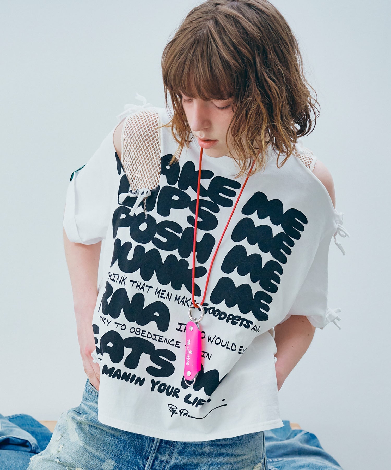 RNA M2672 リボンスラッシュルーズTEE アールエヌエー トップス カットソー・Tシャツ ブラック ホワイト ブルー