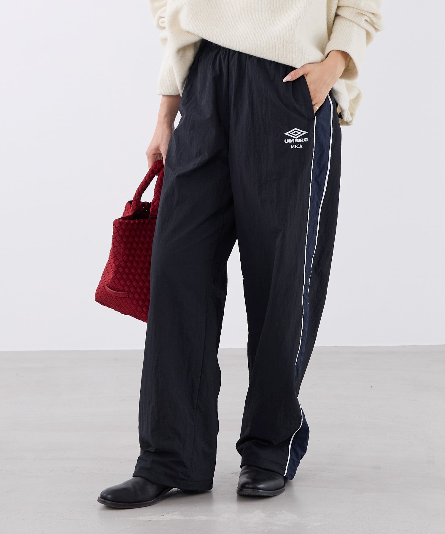 MICA&DEAL ＜追加＞【UMBRO*MICA&DEAL】配色ナイロントラックパンツ＜2サイズ展開＞ マイカアンドディール パンツ その他のパンツ ブラック ベージュ