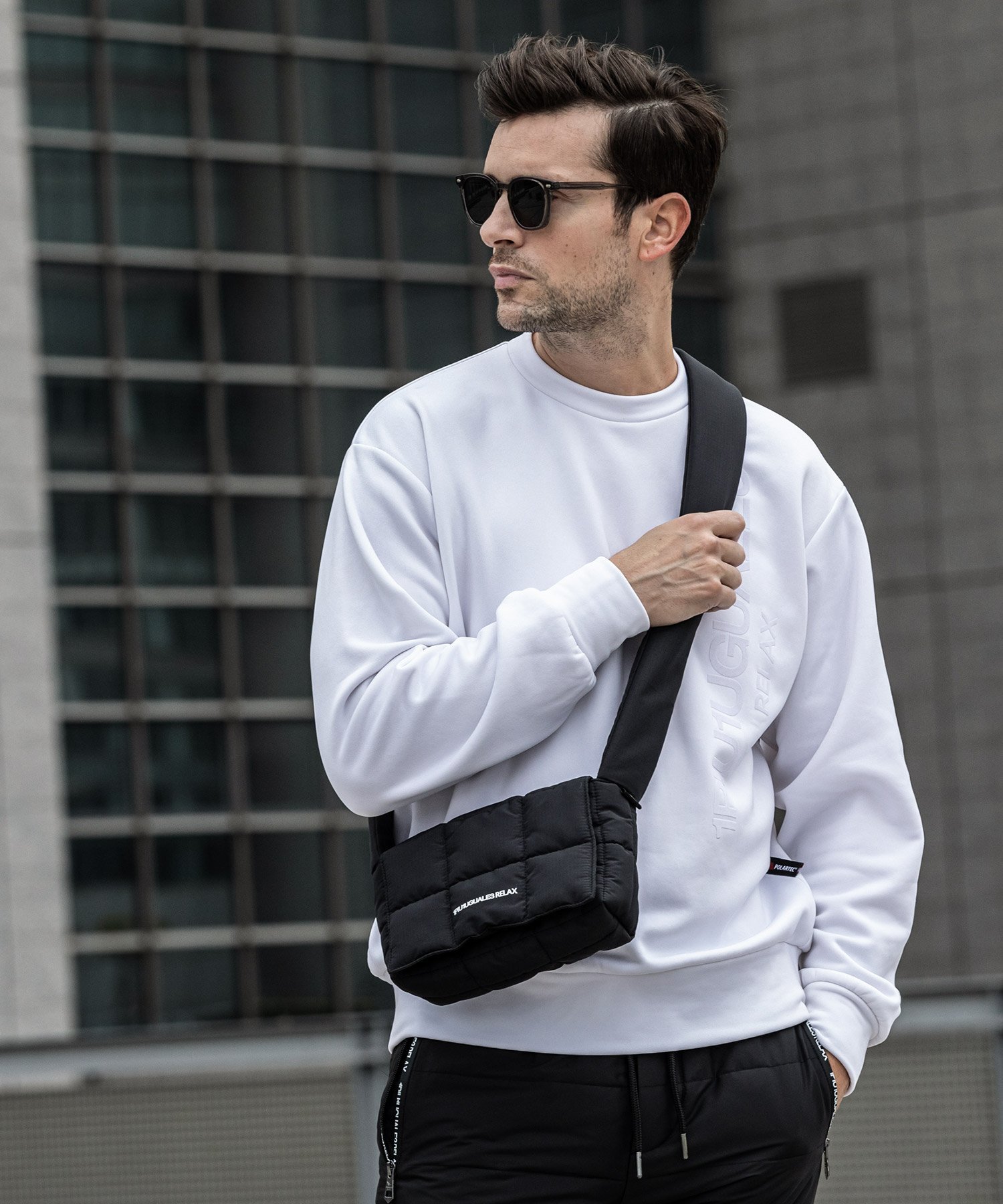 1PIU1UGUALE3 RELAX (M)1PIU1UGUALE3 RELAX/パデッドミニショルダーバッグ シフォン バッグ ショルダーバッグ ホワイト ブラック