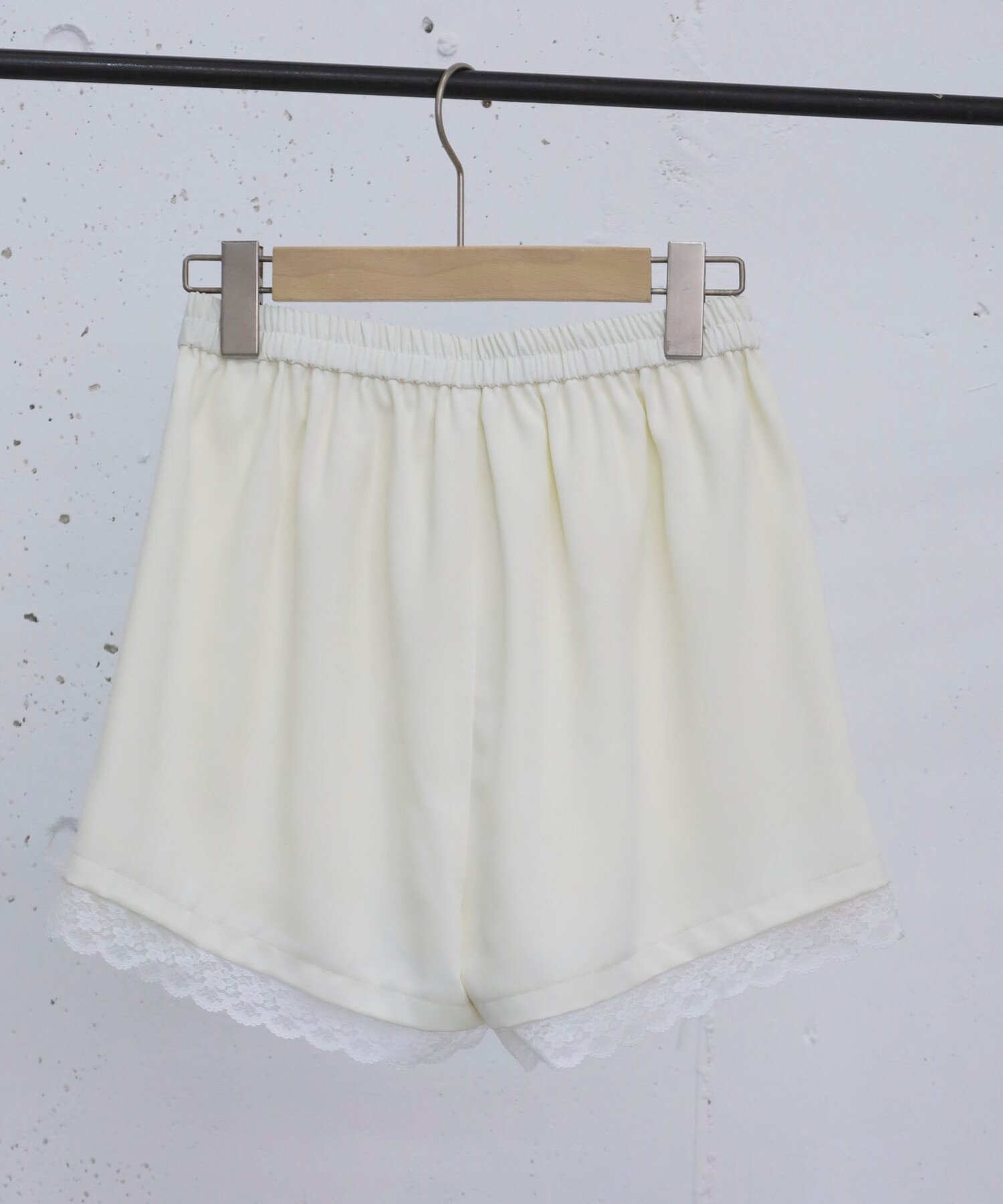 archives 裾レースペチコート アルシーヴ パンツ その他のパンツ ホワイト
