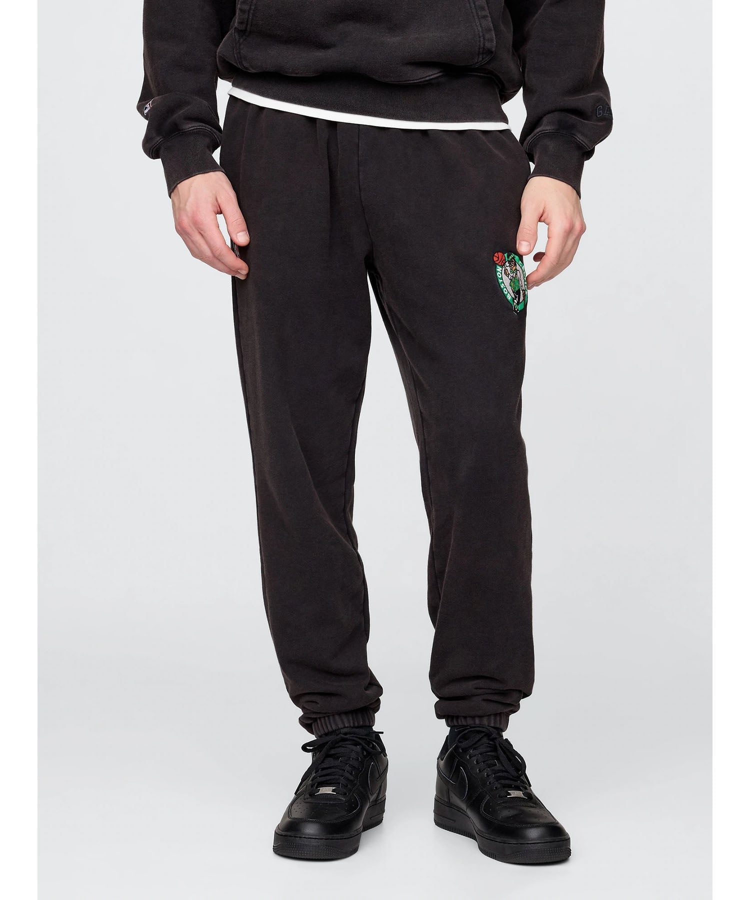 GAP (U)NBA ボストン セルティックス ロゴ ヘビーウェイトジョガーパンツ ギャップ パンツ ジャージ・スウェットパンツ ブラック【送料無料】のサムネイル
