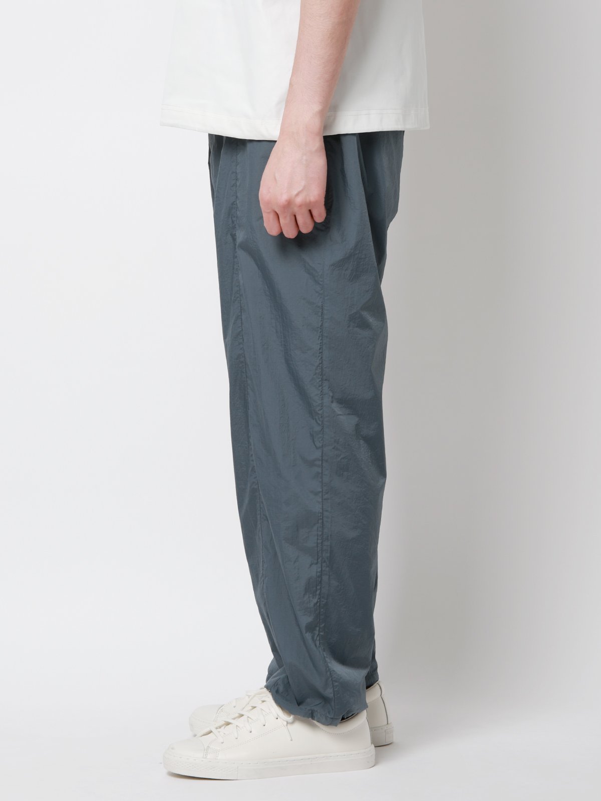 SUIT SQUARE FLAT イージーパンツ ウォッシャブル UVカット 軽量 ナイロン 裾上げ済み スーツ スクエア パンツ その他のパンツ ブルー