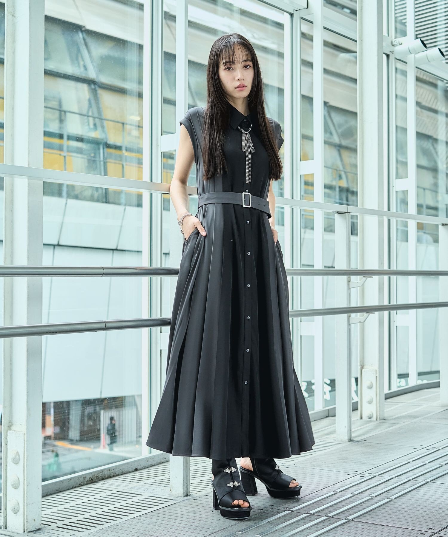 HARE バイカラープリーツノースリーブワンピース ハレ ワンピース・ドレス ワンピース ベージュ ブラック