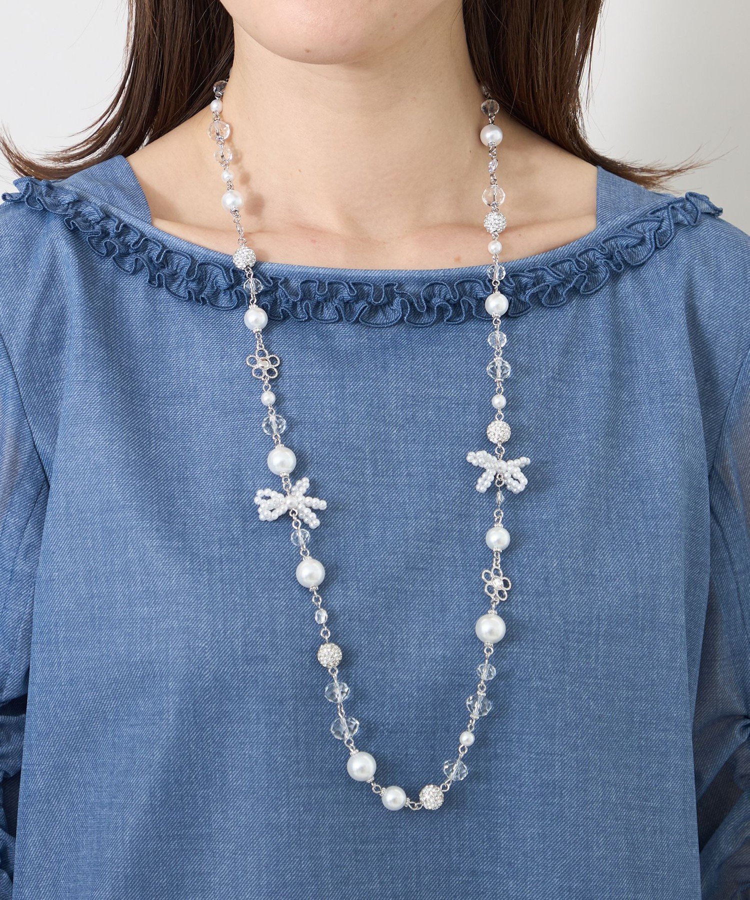 【SALE／29%OFF】TO BE CHIC リボン&フラワーネックレス トゥー ビー シック アクセサリー・腕時計 ネックレス ホワイト【送料無料】