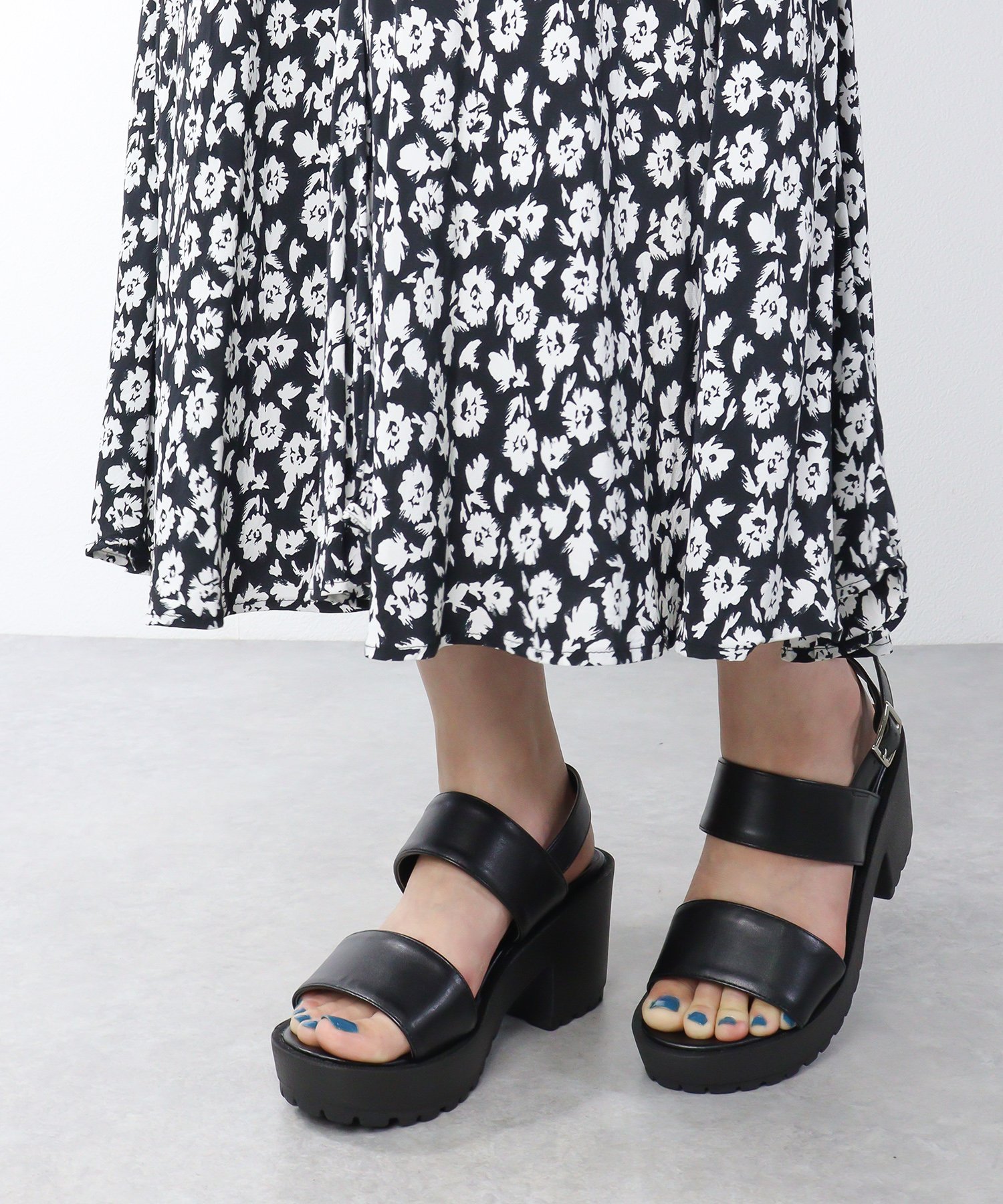 【SALE／20%OFF】LibertyDoll 7.5cmヒール プラットフォーム厚底ストラップサンダル ☆4004 サンエーフットウェアー シューズ・靴 サンダル ホワイト ブラック