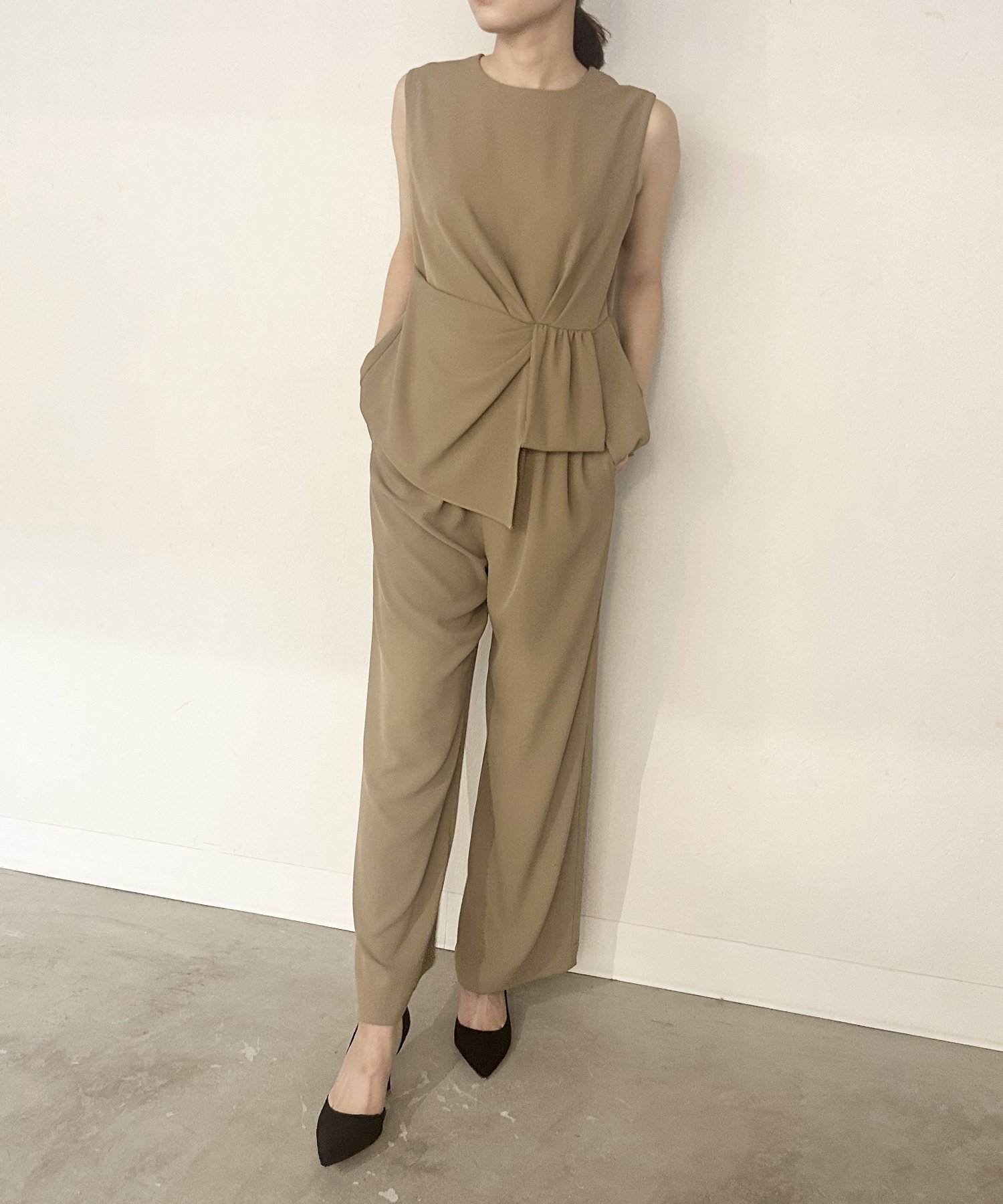troisiemechaco troisiemechaco/ノースリーブセットアップパンツ トロワズィエムチャコ トップス ノースリーブ・タンクトップ ブルー ホワイト ベージュ