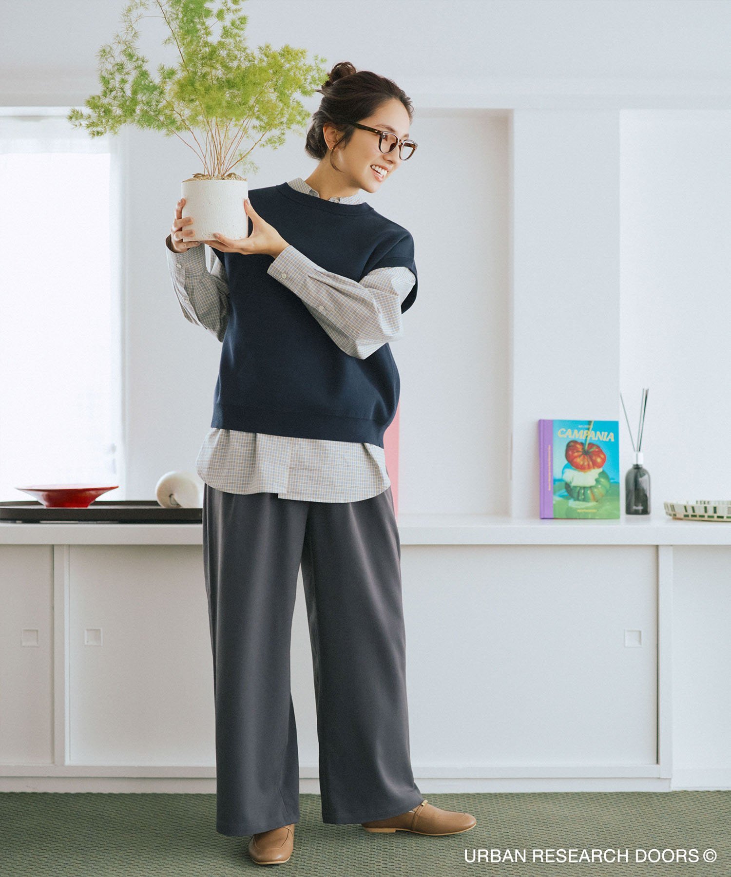 URBAN RESEARCH DOORS 『UR TECH』完声タックギャザーワイドパンツ アーバンリサーチドアーズ パンツ その他のパンツ グレー ブラック【送料無料】