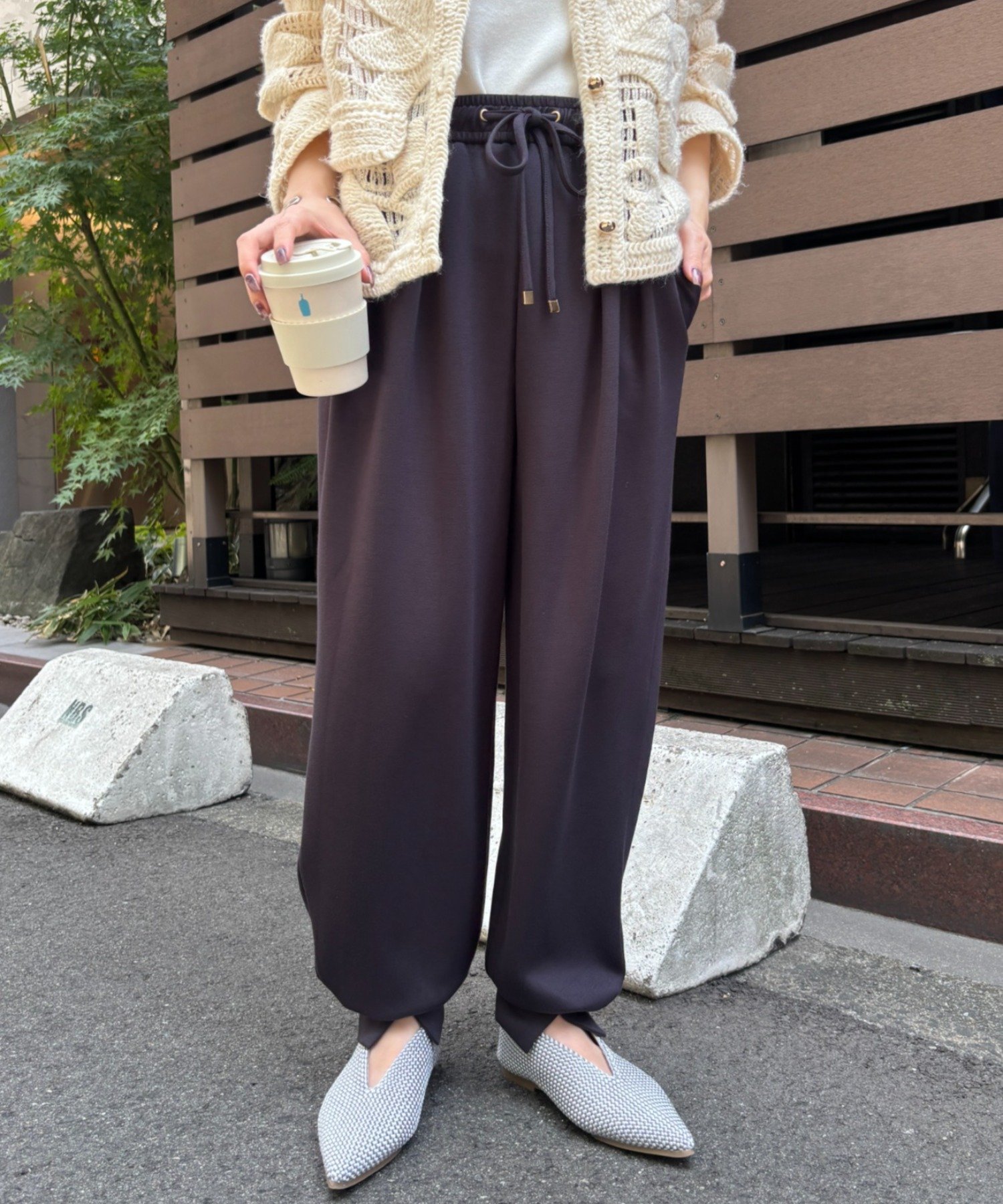 Jena espace merveilleux ボンディングジョガーパンツ ジェナエスパスメルヴェイユ パンツ その他のパンツ ベージュ グレー