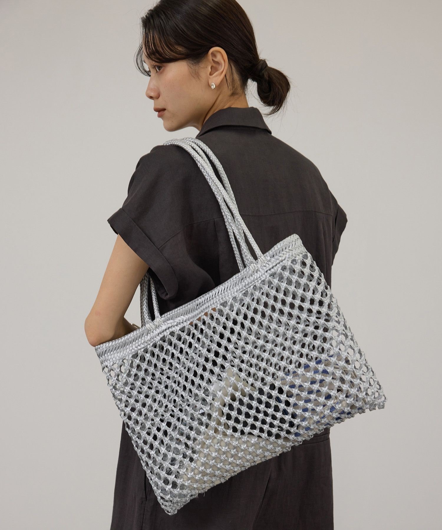 SALON adam et rope' 【Diminutivo(ディミヌティーボ)】透かし編みメッシュトートバッグ / M サロン アダム エ ロペ バッグ トートバッグ シルバー【送料無料】