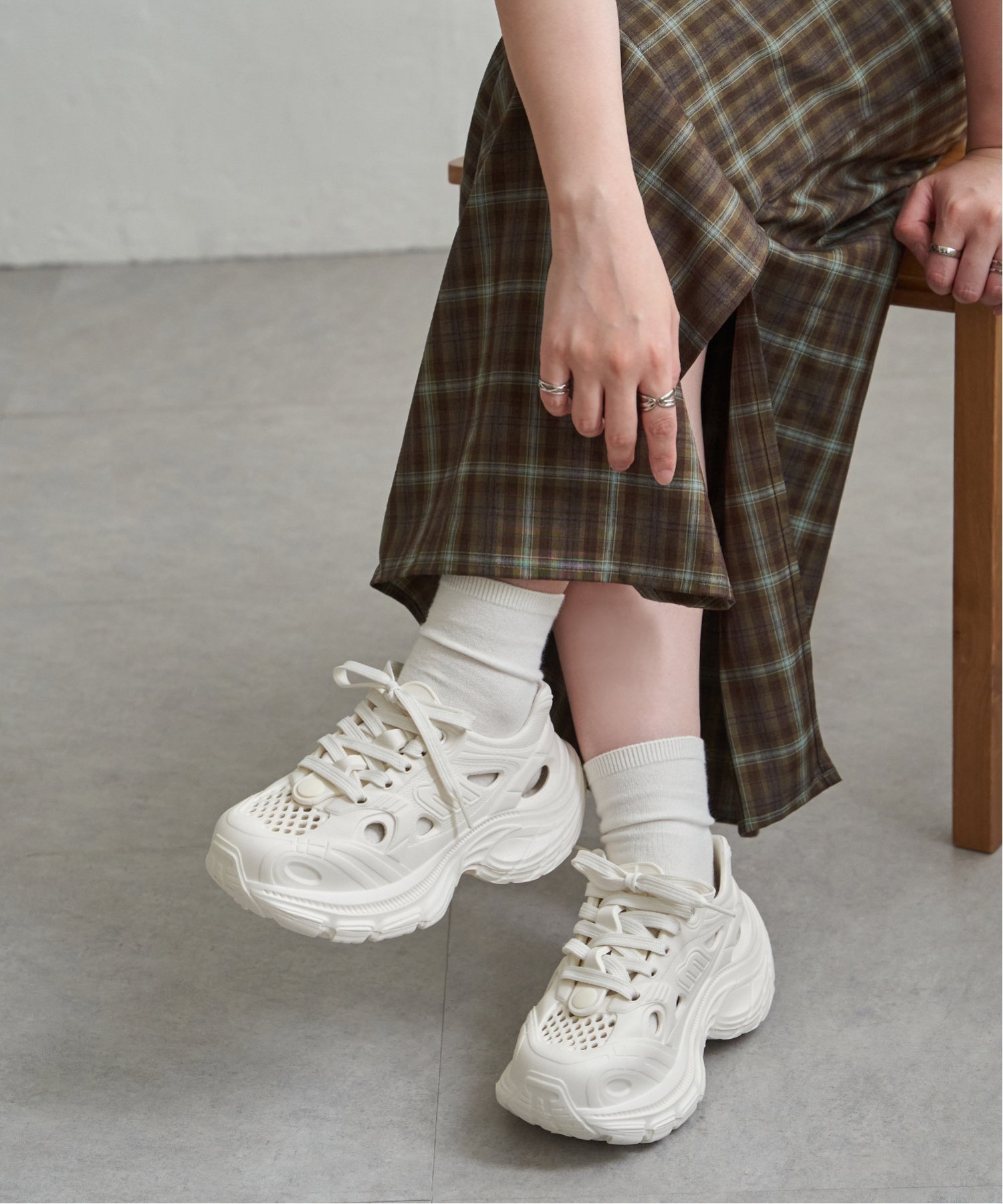 【SALE／27%OFF】VENCE share style Ladys 厚底スニーカーサンダル ヴァンス エクスチェンジ シューズ・靴 その他のシューズ・靴 ブラック ホワイト