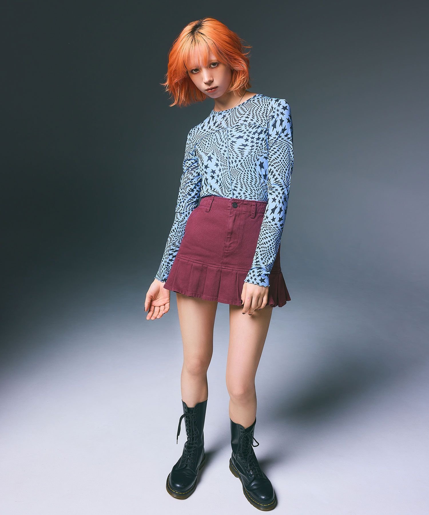 X-girl DISTORTED STARS COMAPCT TOP エックスガール トップス カットソー・Tシャツ グレー ブルー