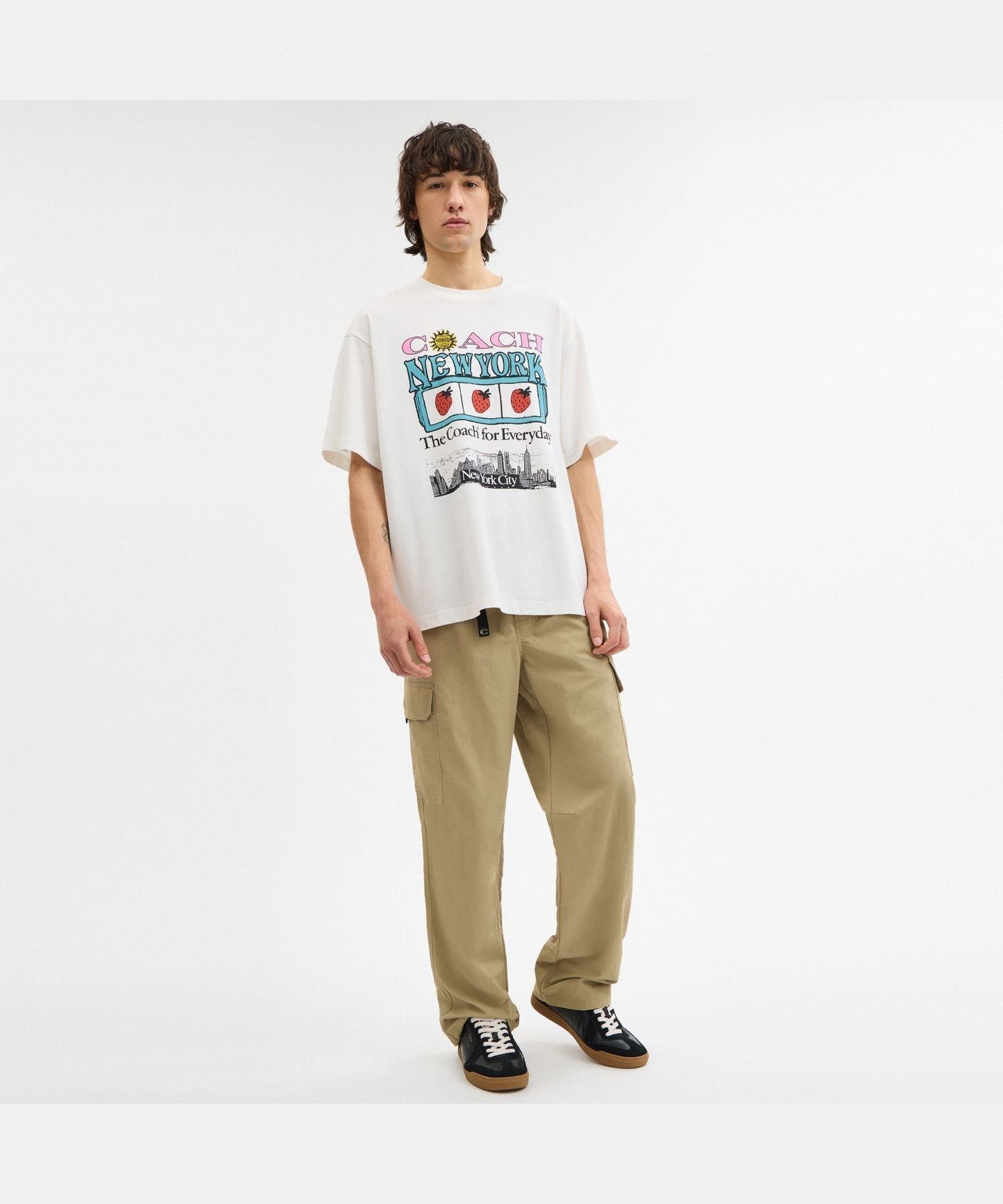 【SALE／20%OFF】COACH OUTLET 【公式】ニューヨーク コラージュ リラックスド Tシャツ コーチ　アウトレット トップス カットソー・Tシャツ ホワイト【送料無料】