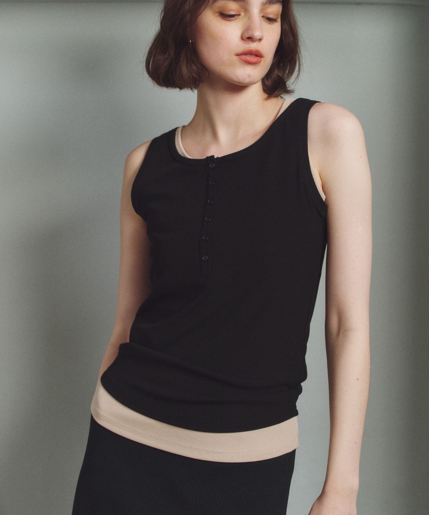 BIANCA 【レイヤードに活躍】ヘンリーネックタンクトップ ビアンカ トップス カットソー・Tシャツ ベージュ ブラック ブラウン【送料無料】
