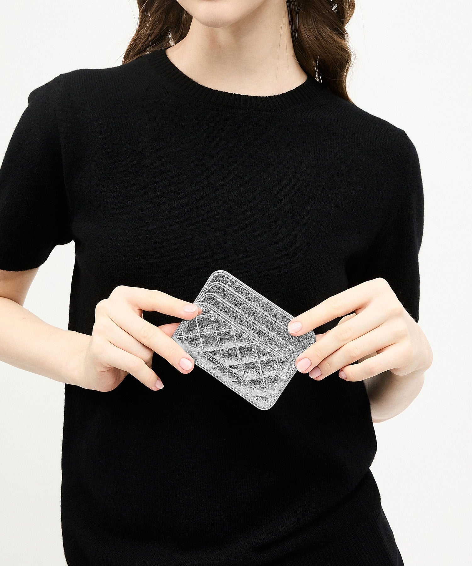 CHARLES & KEITH キルテッド カードホルダー チャールズアンドキース 財布・ポーチ・ケース 名刺入れ・カードケース シルバー【送料無料】