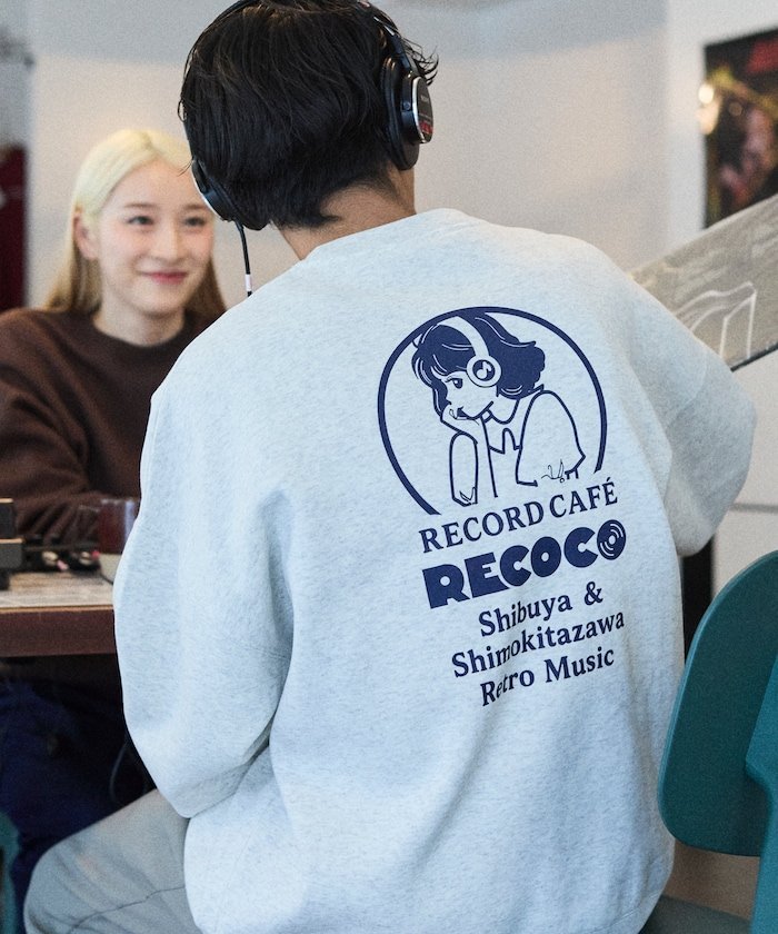 FREAK'S STORE RECOCO×FREAK'S STORE/レココ 別注 ビッグシルエット バックプリント クルーネックスウェット 【限定展開】 25AW フリークスストア トップス スウェット・トレーナー ブラウン グレー ネイビー ブラック【送料無料】