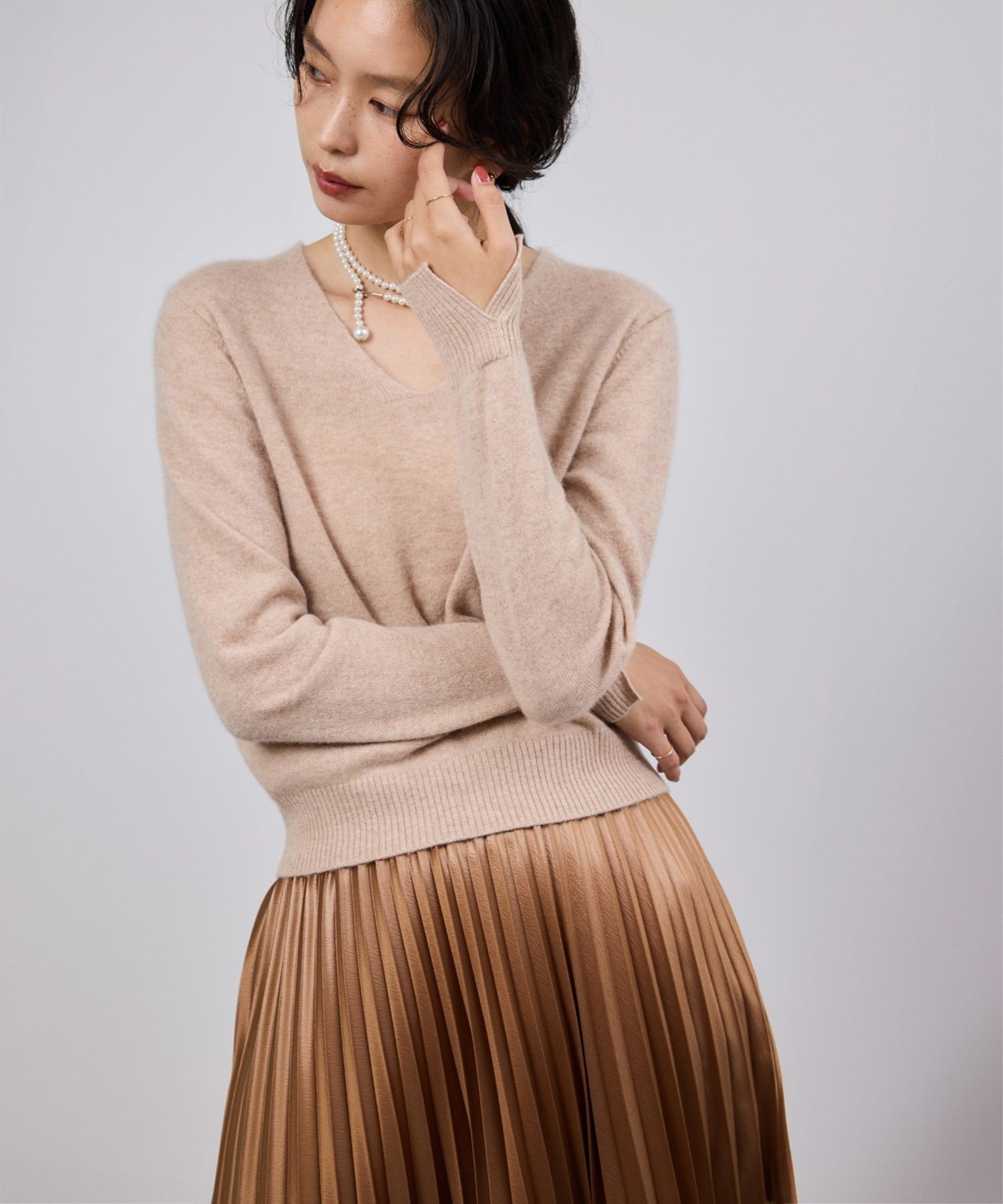 ROPE' カシミヤVネックニットプルオーバー ロペ トップス ニット ベージュ レッド ピンク グレー ブラック【送料無料】のサムネイル