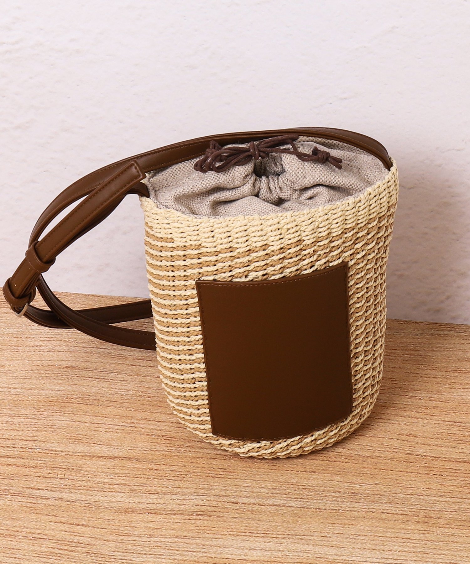 【SALE／30%OFF】artemis by DIANA 前ポケット筒型カゴショルダーバッグ アルテミス バイ ダイアナ バッグ ショルダーバッグ ベージュ【送料無料】のサムネイル