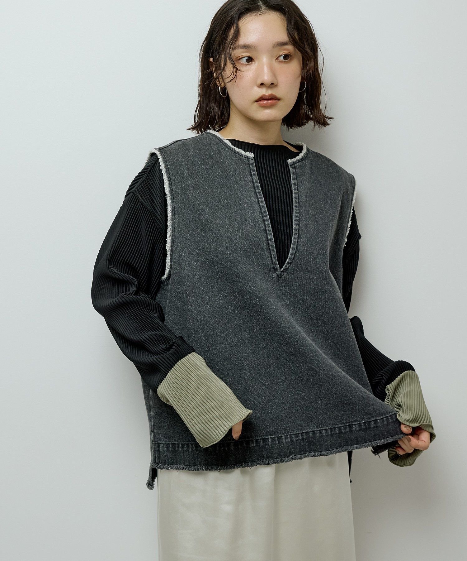 【SALE／60%OFF】Green Parks フリンジ付きデニムベスト グリーンパークス トップス ベスト・ジレ ブラ..