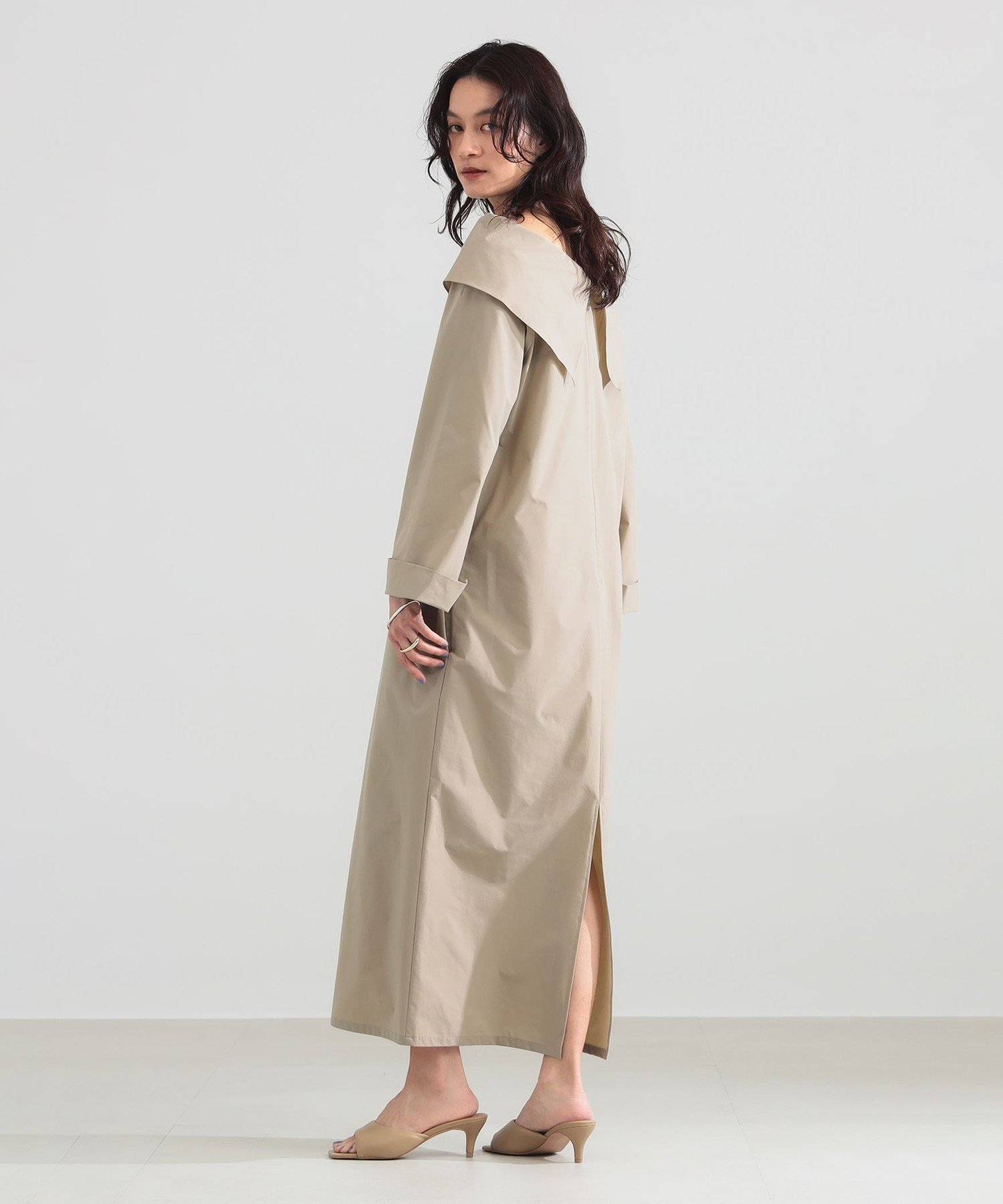【SALE／60%OFF】Demi-Luxe BEAMS オフショルダー ロングワンピース デミルクス ビームス ワンピース・ドレス その他のワンピース・ドレス ブラック ベージュ【送料無料】