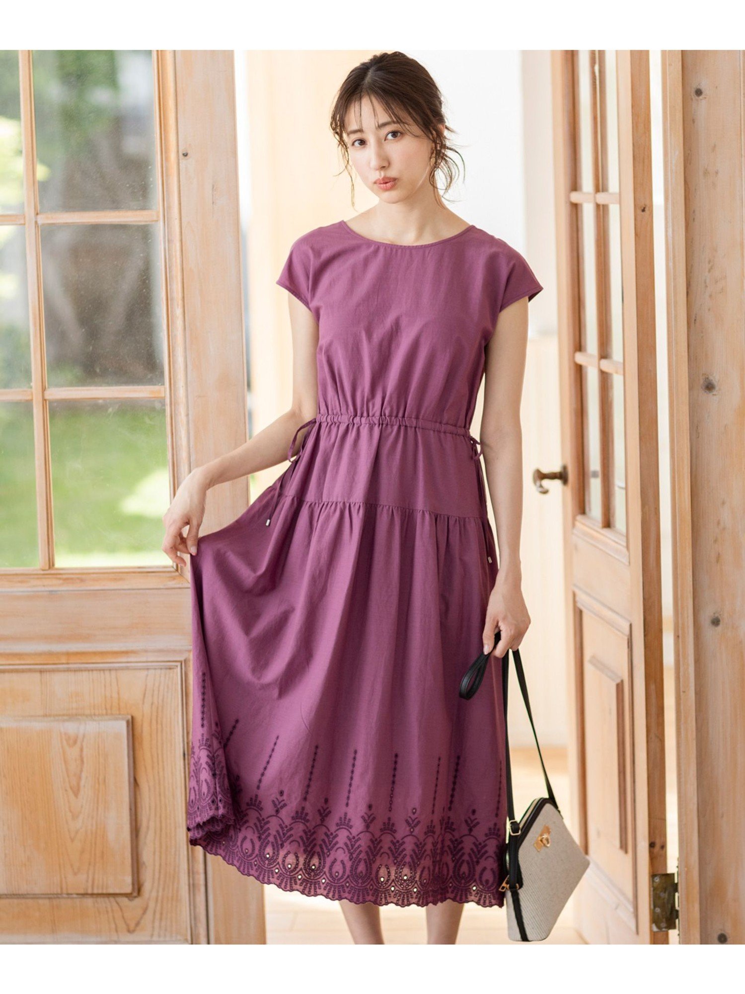 【SALE／50%OFF】any SiS 【前後着用可能】バイカラーエンブロイダリー ワンピース エニィスィス ワンピース・ドレス シャツワンピース ブラウン ネイビー ピンク【送料無料】のサムネイル