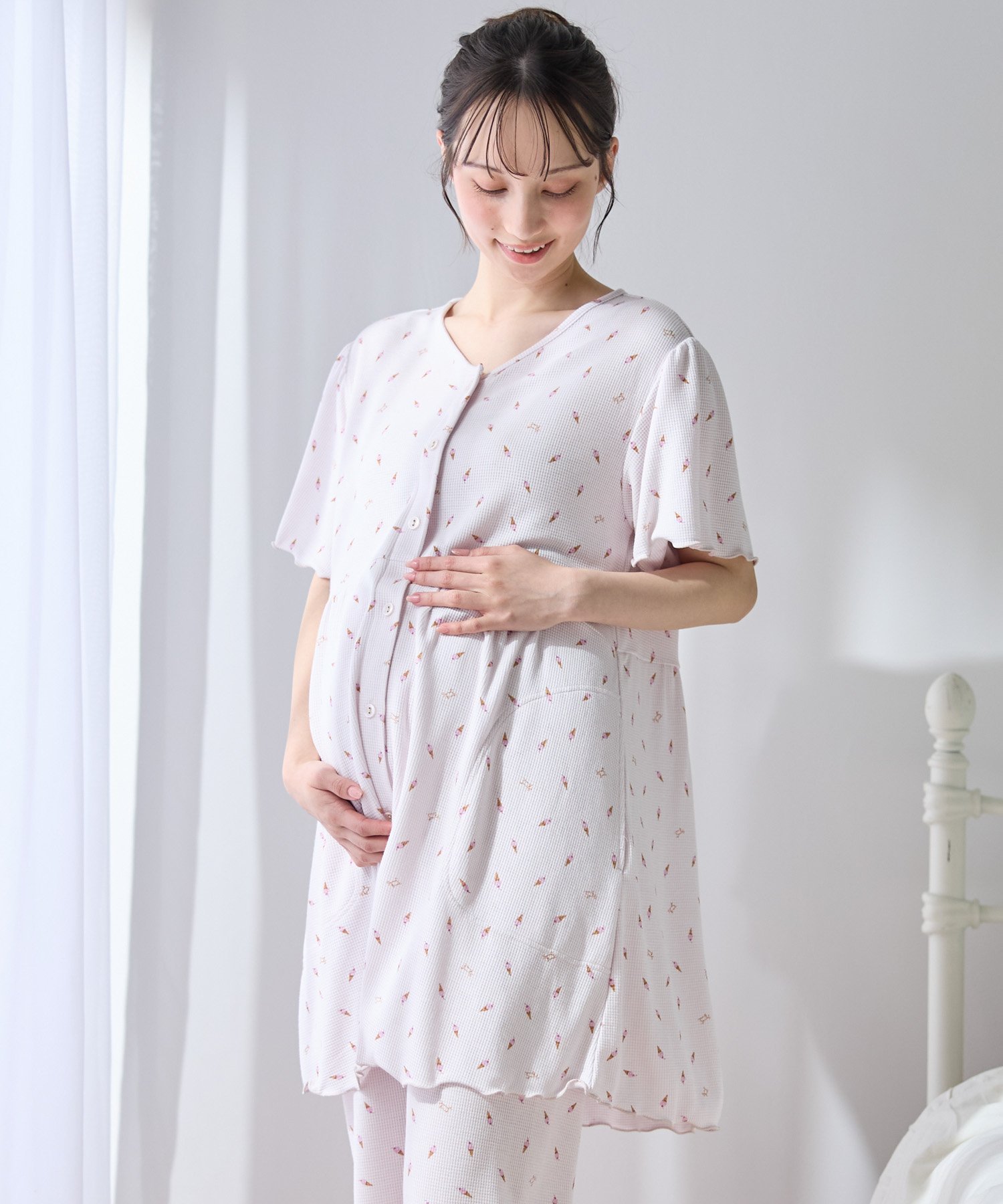 cross marche ワッフル風アイス柄パジャマ/マタニティパジャマ(マタニティ/授乳服)上下セット 授乳口付き 授乳楽々 妊婦服 産前・産後対応 クロスマルシェ インナー・ルームウェア パジャマ ホワイト ピンク【送料無料】