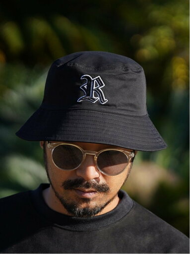 Retro Engine Retro Engine/(M)R/Embroidery Bucket Hat アダムスジャグラー 帽子 ハット ホワイト ブラック【送料無料】 Retro Engine Retro Engine/(M)R/Embroidery Bucket Hat アダムスジャグラー 帽子 ハット ホワイト ブラック【送料無料】