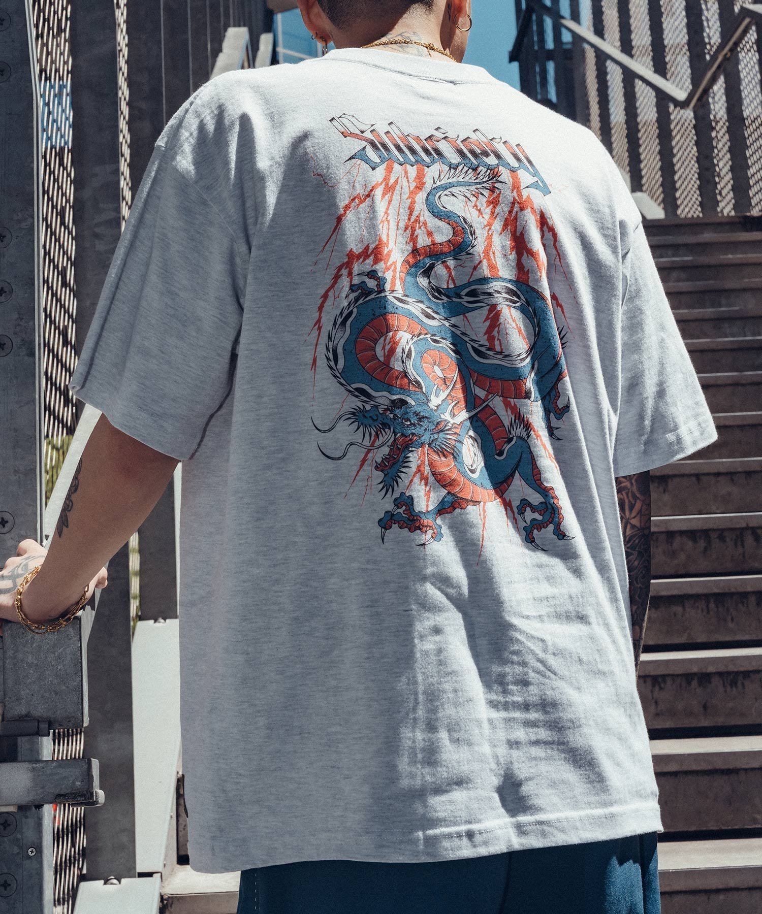 Subciety Eastern dragon Tee サブサエティ トップス カットソー・Tシャツ ブラック グレー ホワイト