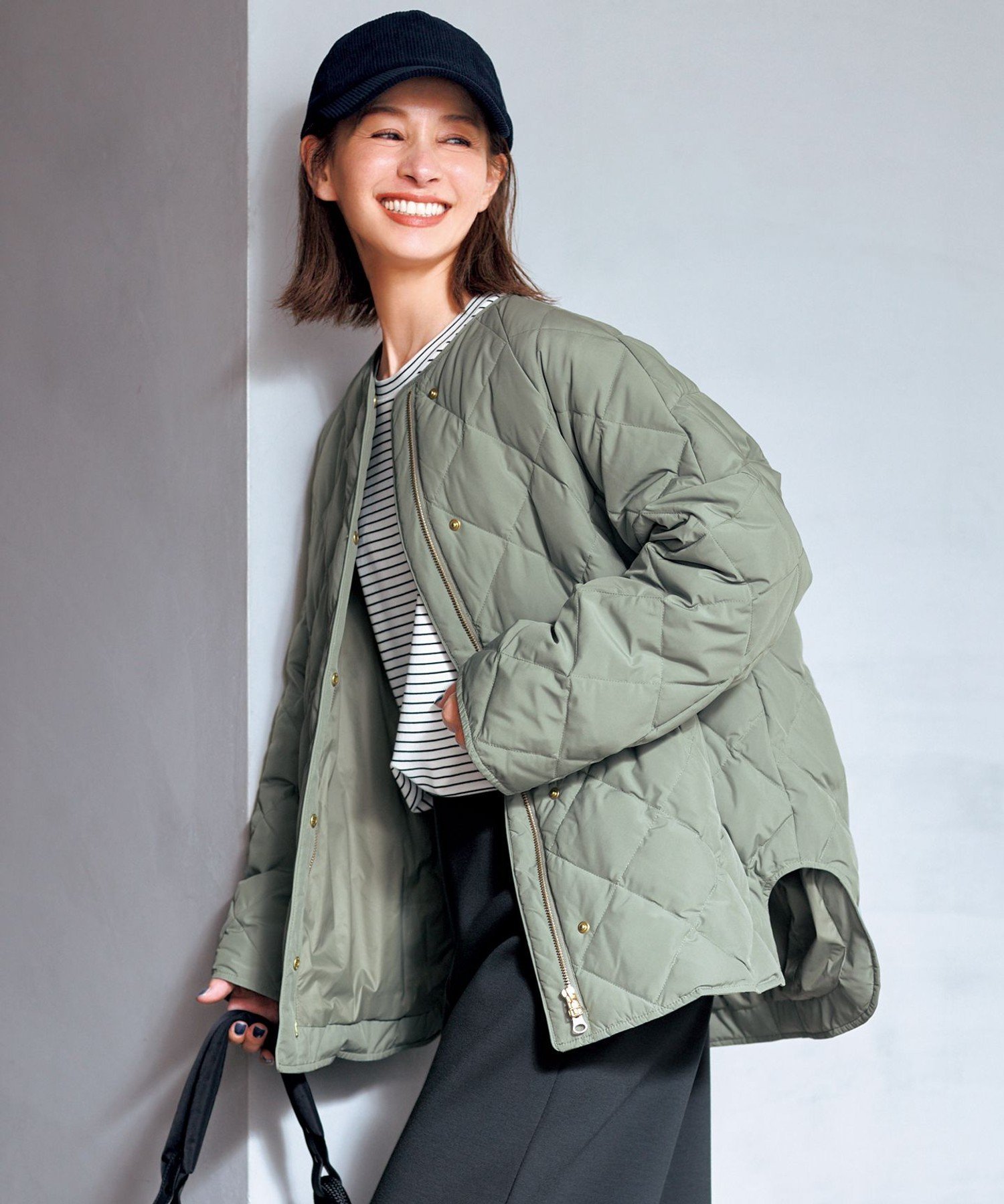 UNFILO 【自宅で洗濯OK / 軽量で暖かい】TAIONコラボ キルティングブルゾン アンフィーロ ジャケット・アウター ダウンジャケット・ダウンベスト カーキグリーン ホワイト ブラック【送料無料】のサムネイル