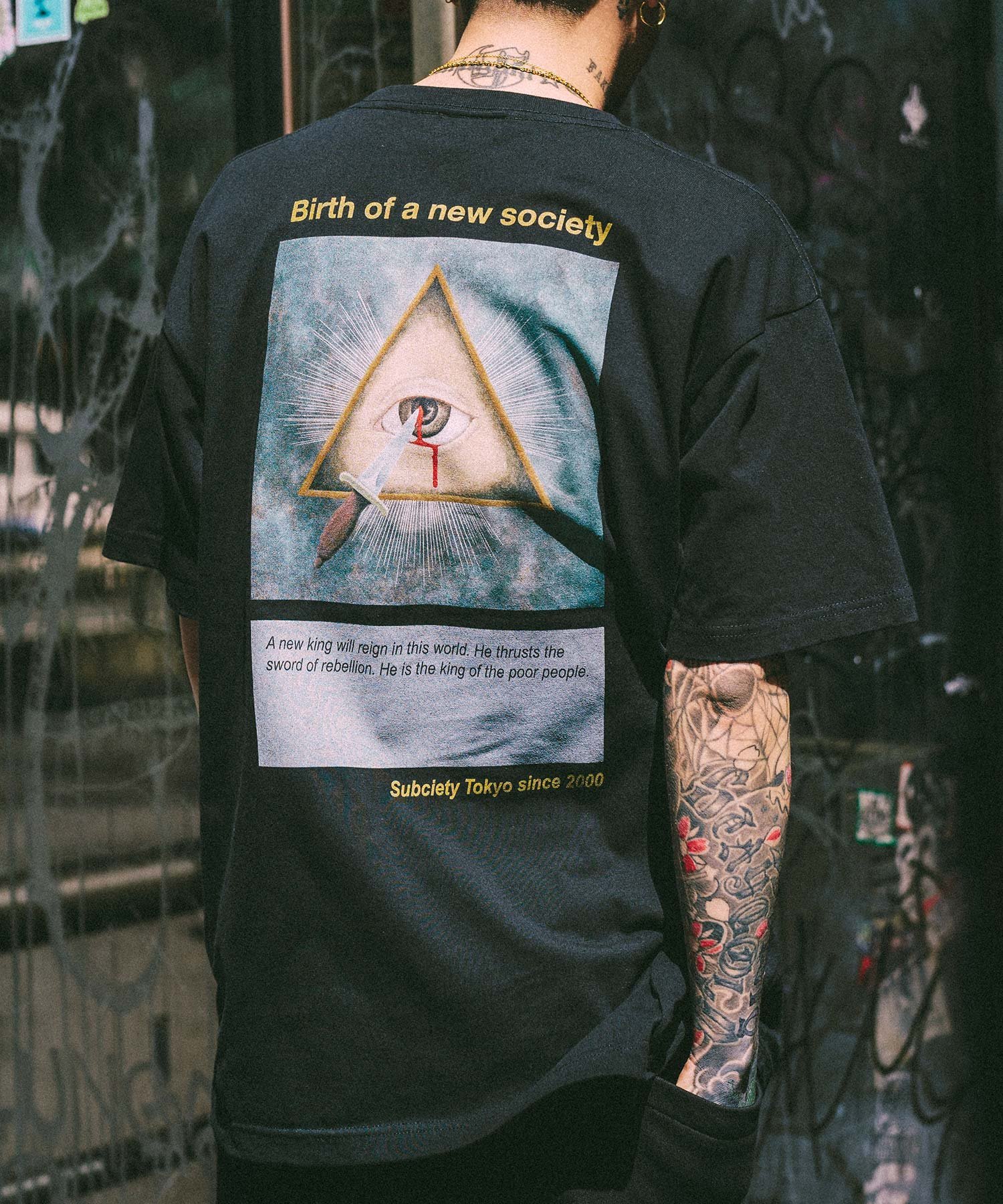 Subciety New World Order Tee サブサエティ トップス カットソー・Tシャツ ホワイト ネイビー ブラック