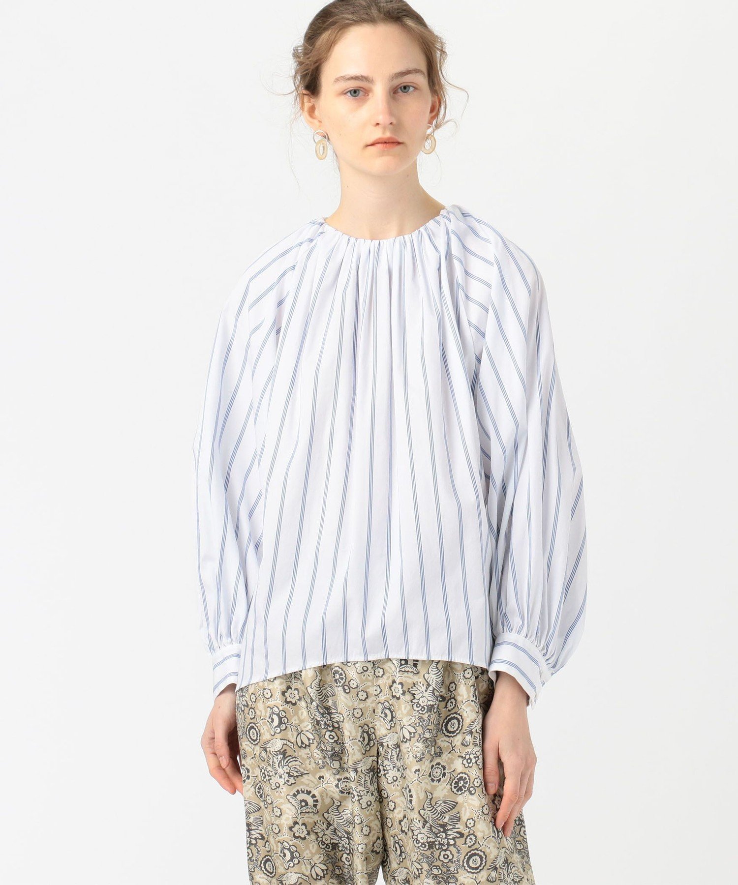 【SALE／30%OFF】MACPHEE ファインコットンブロード ギャザーブラウス トゥモローランド トップス シャツ・ブラウス ベージュ ホワイト【送料無料】のサムネイル