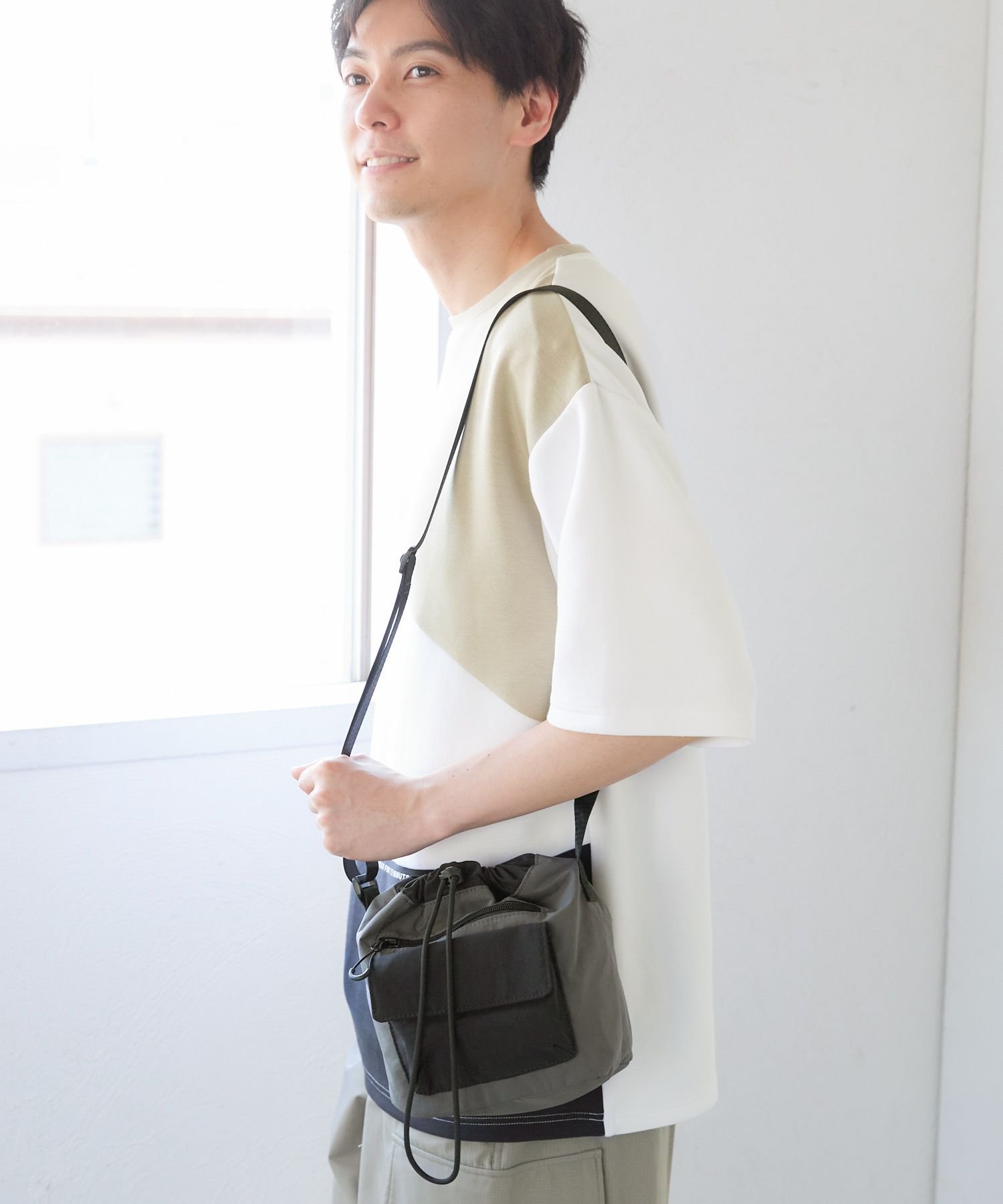 LAKOLE ポケット巾着ショルダーバッグ ラコレ バッグ ショルダーバッグ グレー カーキグリーン ブラック