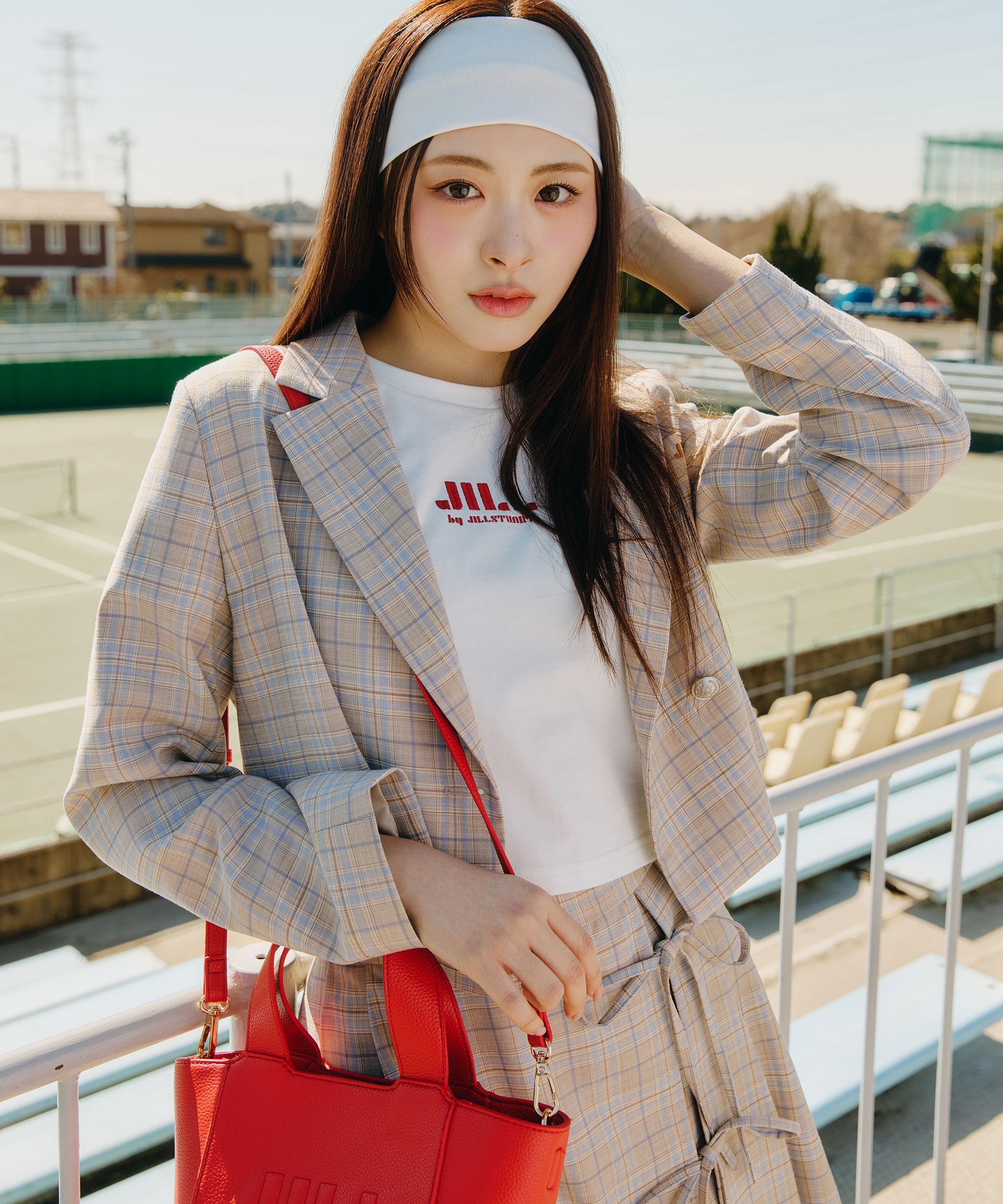 JILL by JILL STUART ショート丈刺繍ロゴTシャツオーガニックコットン ジル バイ ジル スチュアート トップス カットソー・Tシャツ ホワイト