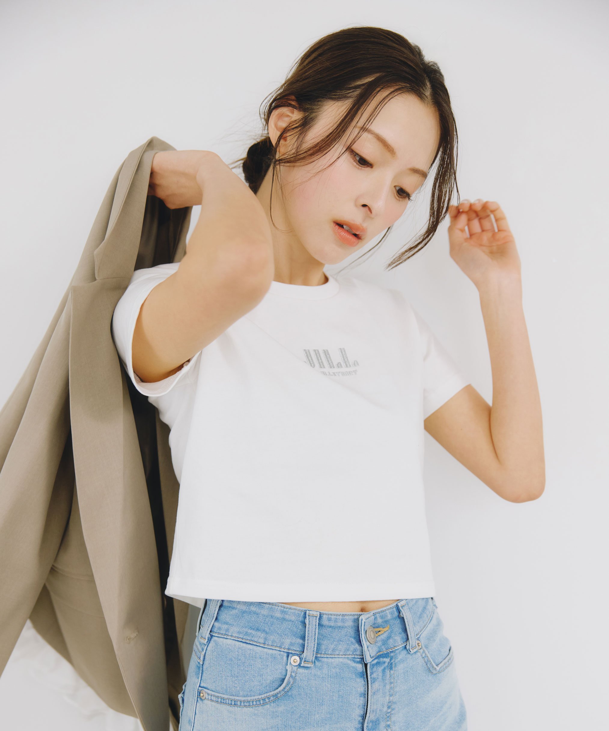 Rakuten - JILL by JILL STUART ショート丈刺繍ロゴTシャツオーガニックコットン ジル バイ ジル スチュアート トップス カットソー・Tシャツ ホワイト【送料無料】