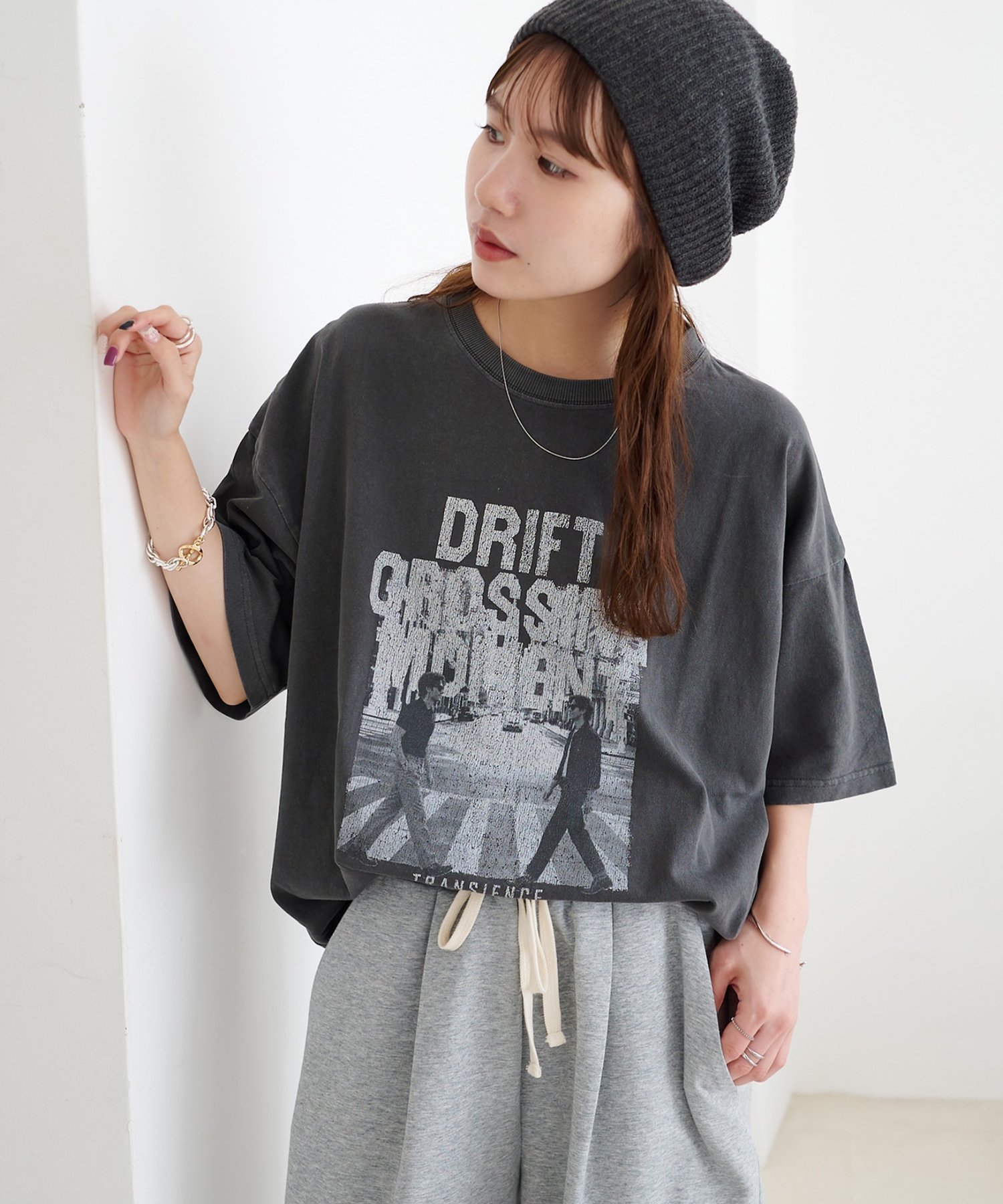 【Enlude】ピグメントアソートバンドTシャツ《ユニセックス》 ディスコート トップス カットソー・Tシャツ グレー ブラウン ホワイト