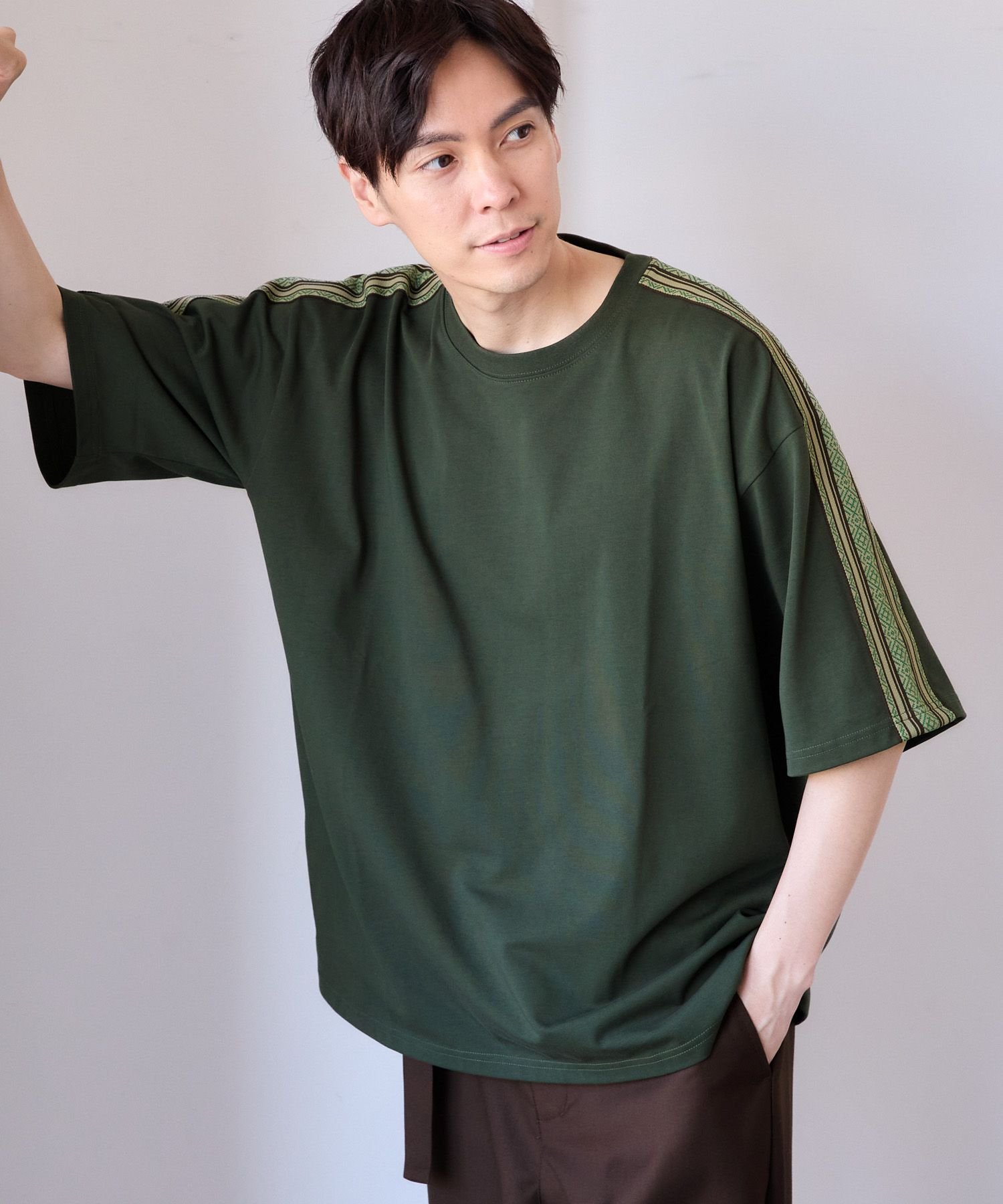 【SALE／34%OFF】LAKOLE 袖モチーフラインT半袖 ラコレ トップス カットソー・Tシャツ ホワイト ブラック グリーン