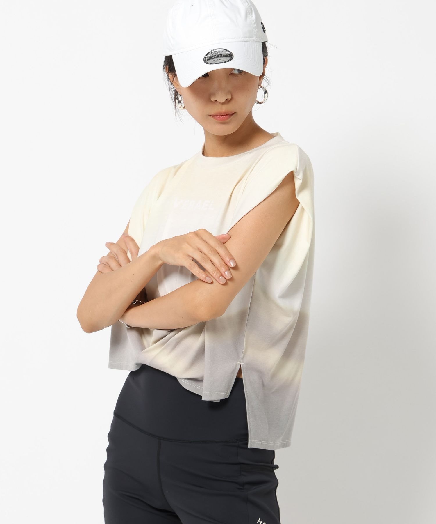 【HEREIAM】グラデーションロゴプルオーバー ベイフロー トップス カットソー・Tシャツ パープル