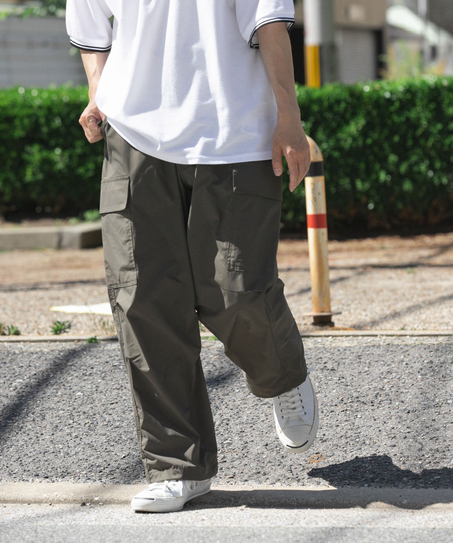 【SALE／9%OFF】URBAN RESEARCH ITEMS 『接触冷感/イージーケア』高機能 ウエストイージーポリカーゴパンツ アーバンリサーチアイテムズ パンツ その他のパンツ カーキグリーン ホワイト ブラック グレー【送料無料】
