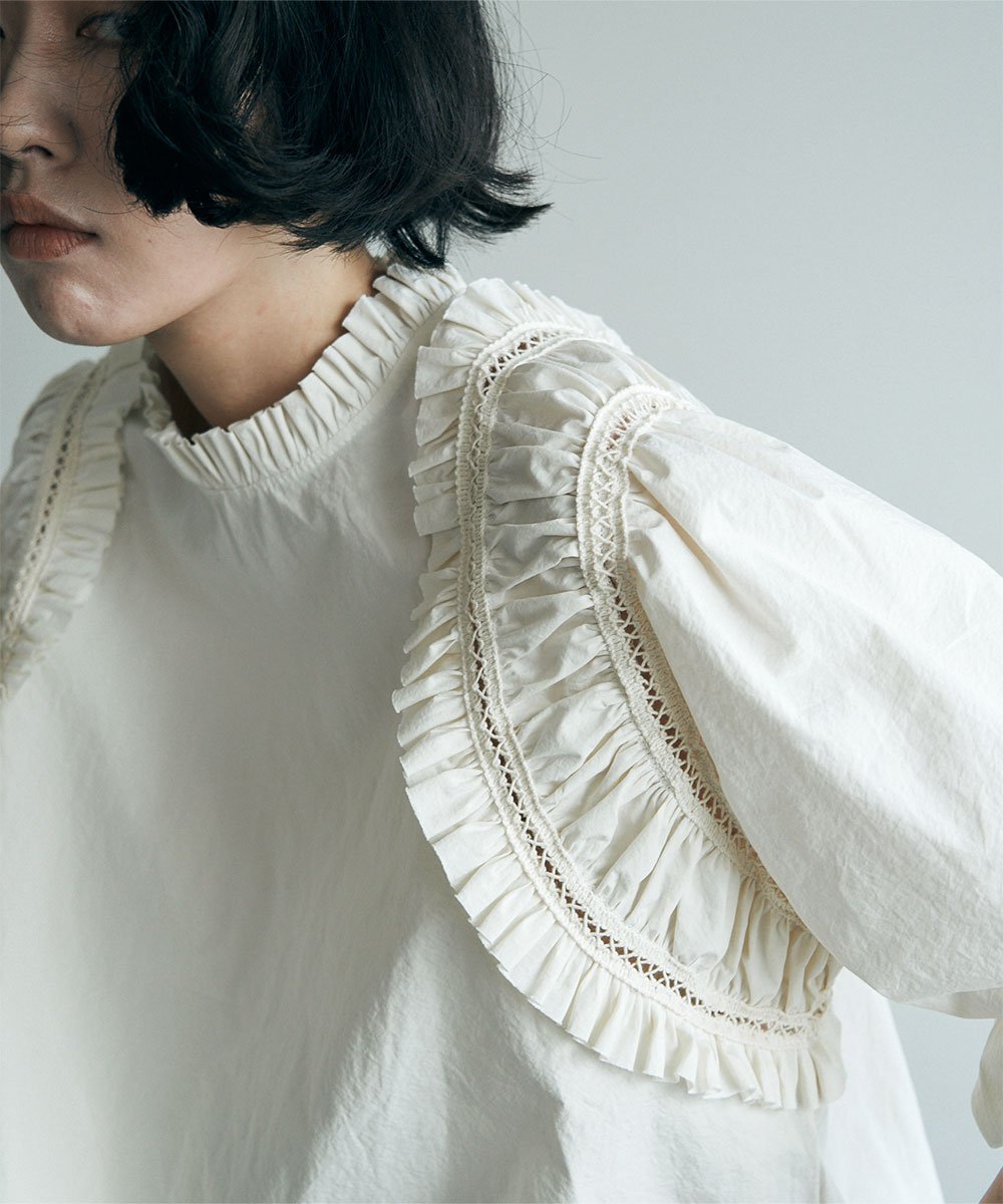 marjour SHOULDER PLEATS BLOUSE マージュール トップス シャツ・ブラウス ホワイト【送料無料】