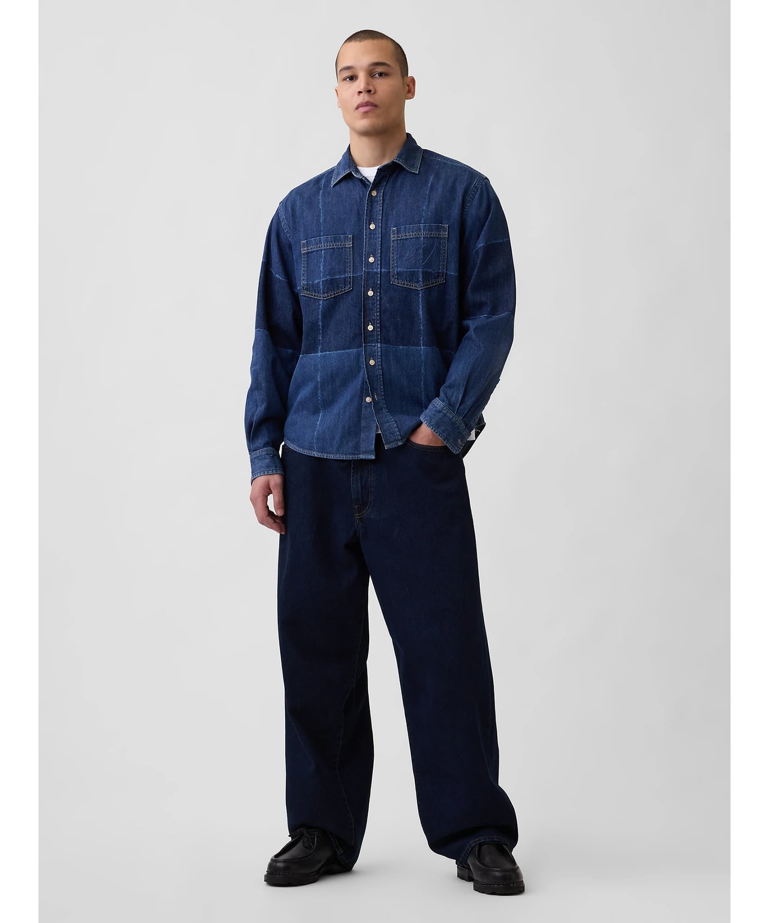 (U)Gap × Sean Wotherspoon パッチワークデニムオーバーシャツ ギャップ トップス シャツ・ブラウス ネイビー