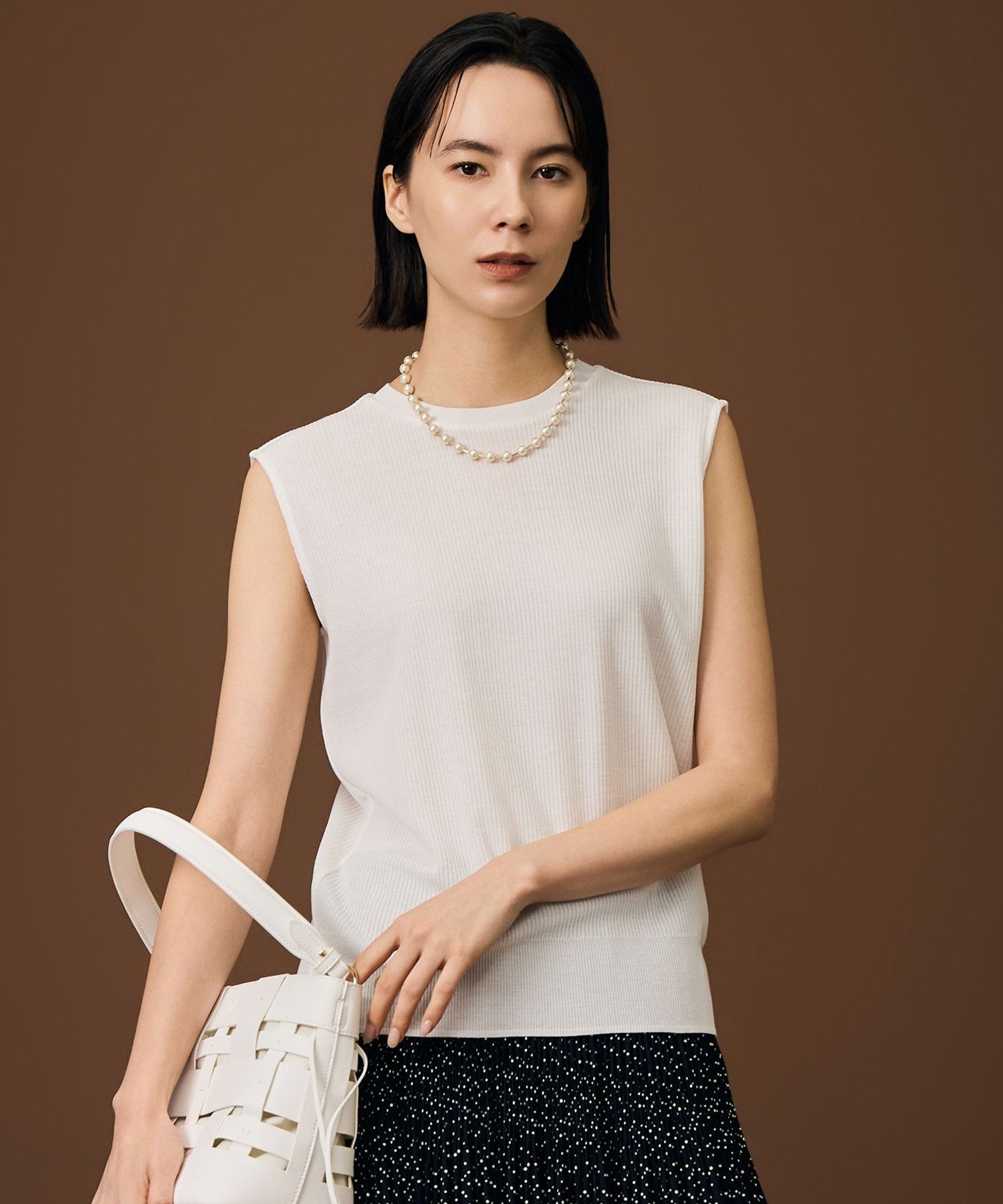 自由区 L 【カタログ掲載・人気素材・NEWアイテム・アンサンブル対応】ファンクショナルノースリーブ カットソー ジユウク トップス カットソー・Tシャツ ブラック ベージュ ホワイト ブルー