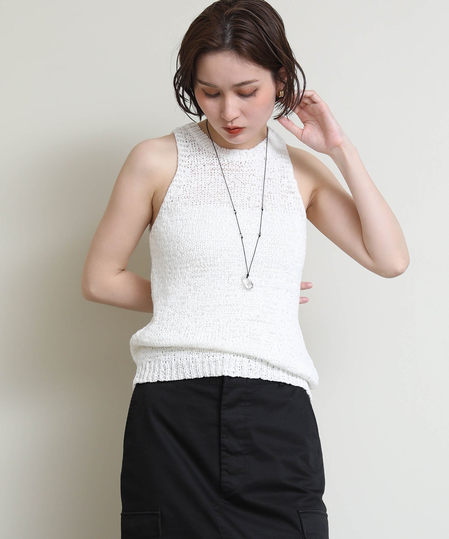 Gready Brilliant/(W)ホルターネックニットタンク グレディブリリアン トップス ノースリーブ・タンクトップ ホワイト ベージュ ネイビー